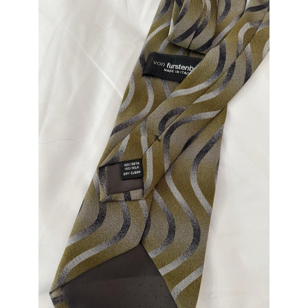 Von Furstenberg 100% Silk Wave Pattern Neck Tie Made In Italy