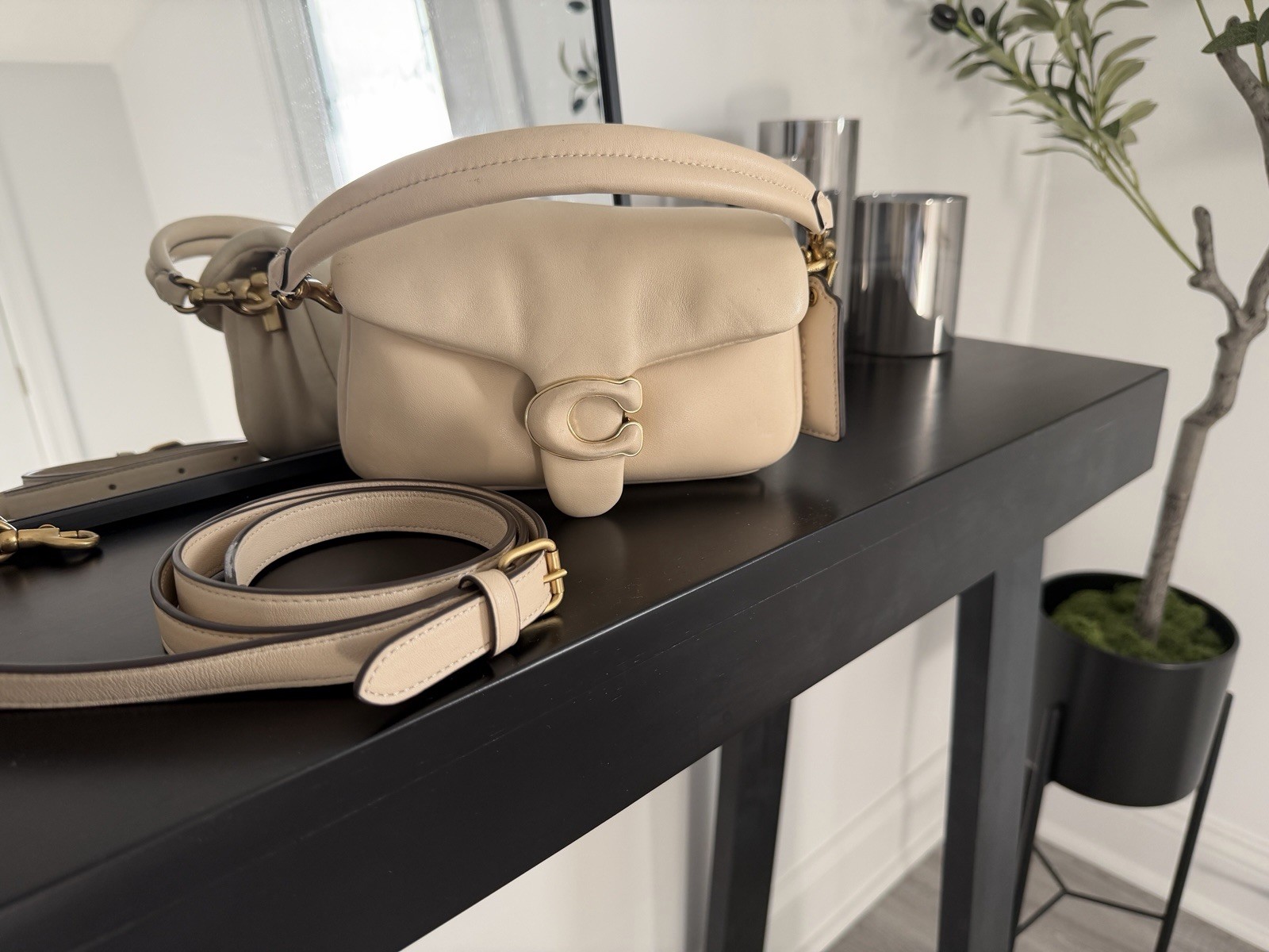 Coach Pillow Tabby 18 Women’s Shoulder Bag Beige/Ivory