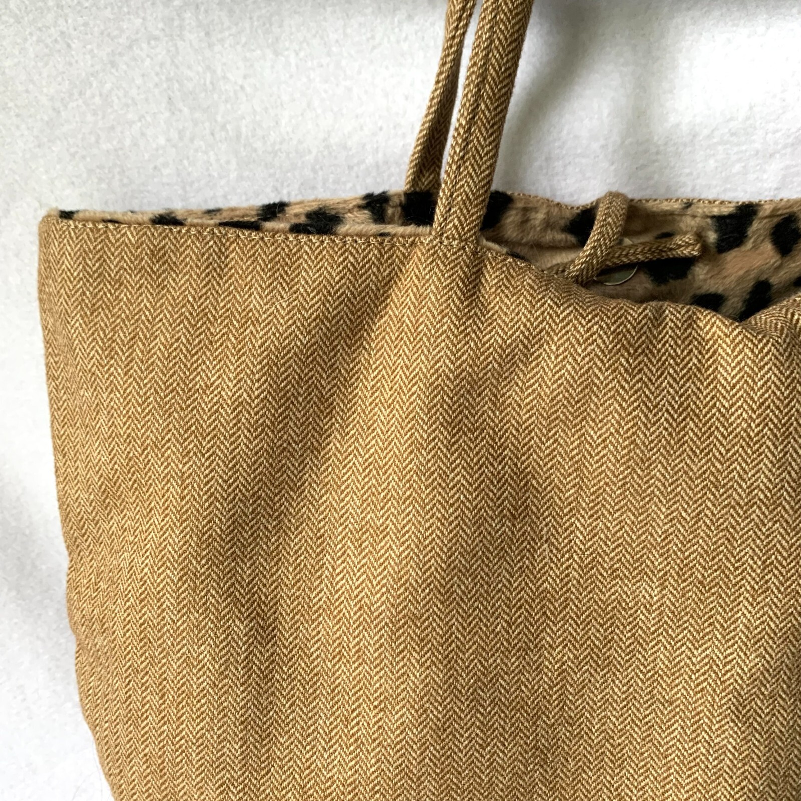 Alexia Hollinger Paris Leopard Print Interior Designer Handbag Tote Magnet Close