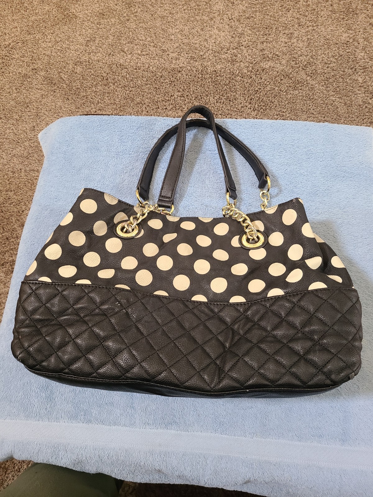 Betsey Johnson Large Black & Ivory Polka Dot Bow Quilted Chain Strap Purse Bag