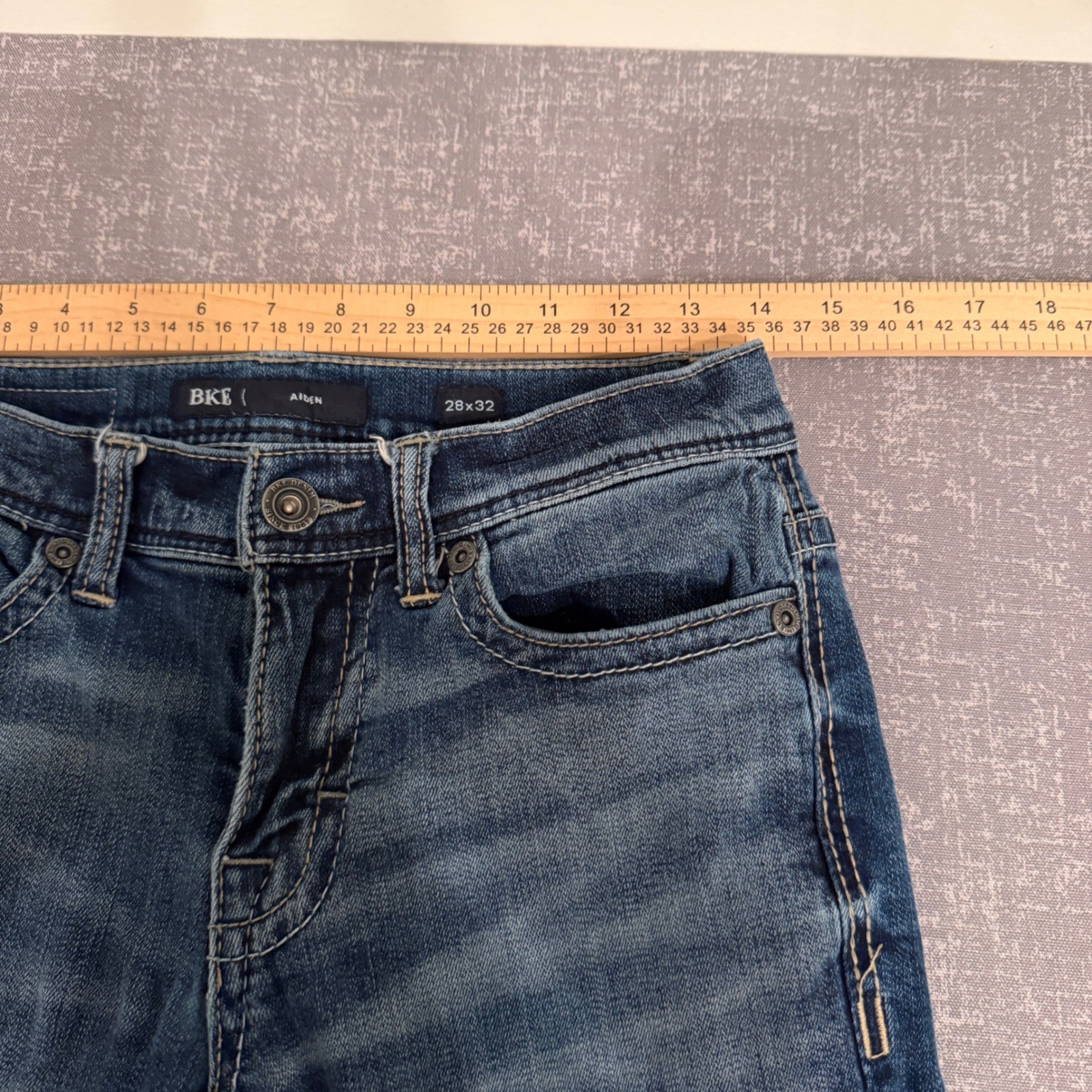 BKE Aiden Mens Straight Leg Jeans 28×32 Medium Wash Blue Denim Stretch