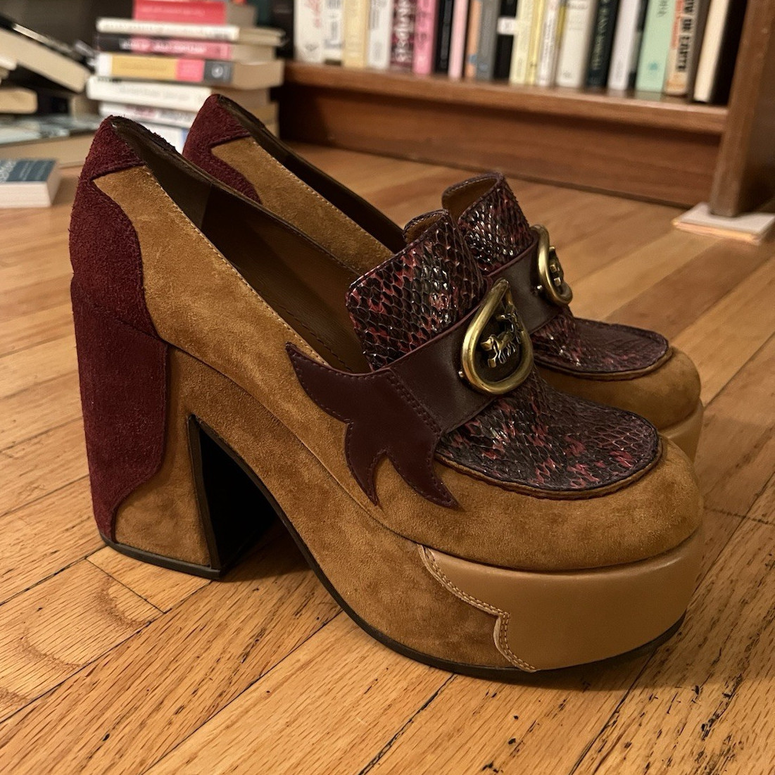 Vintage Coach Women’s Platform Loafer Heel Brown/Burgundy Horse Carriage Buckle