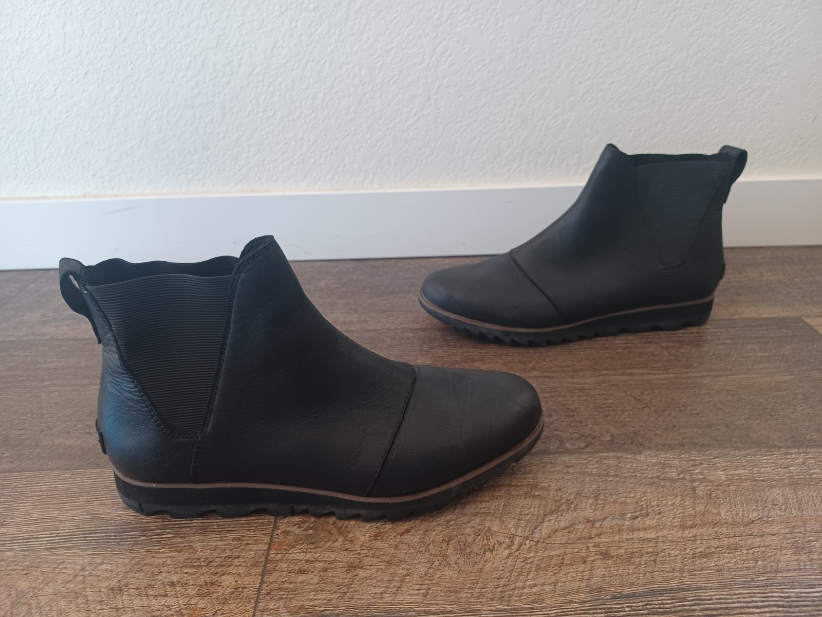 Sorel Harlow Chelsea Ankle Boots Womens 9.5 Black Leather Slip On