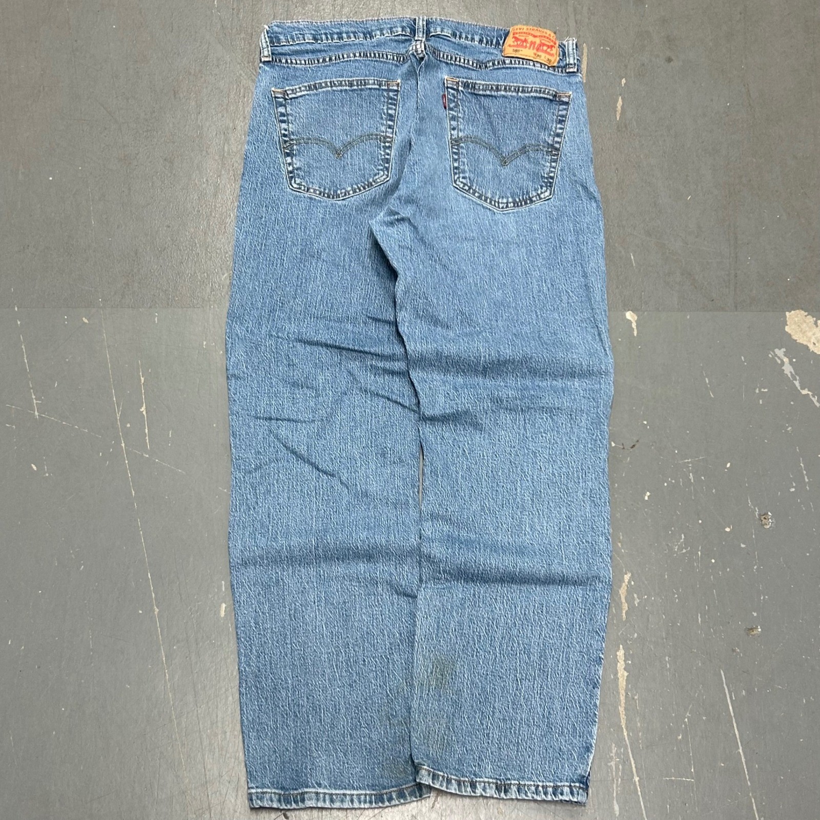 Levis 559 Relaxed Straight Jeans Mens 36×30 Medium Wash Blue Denim 00559-0573