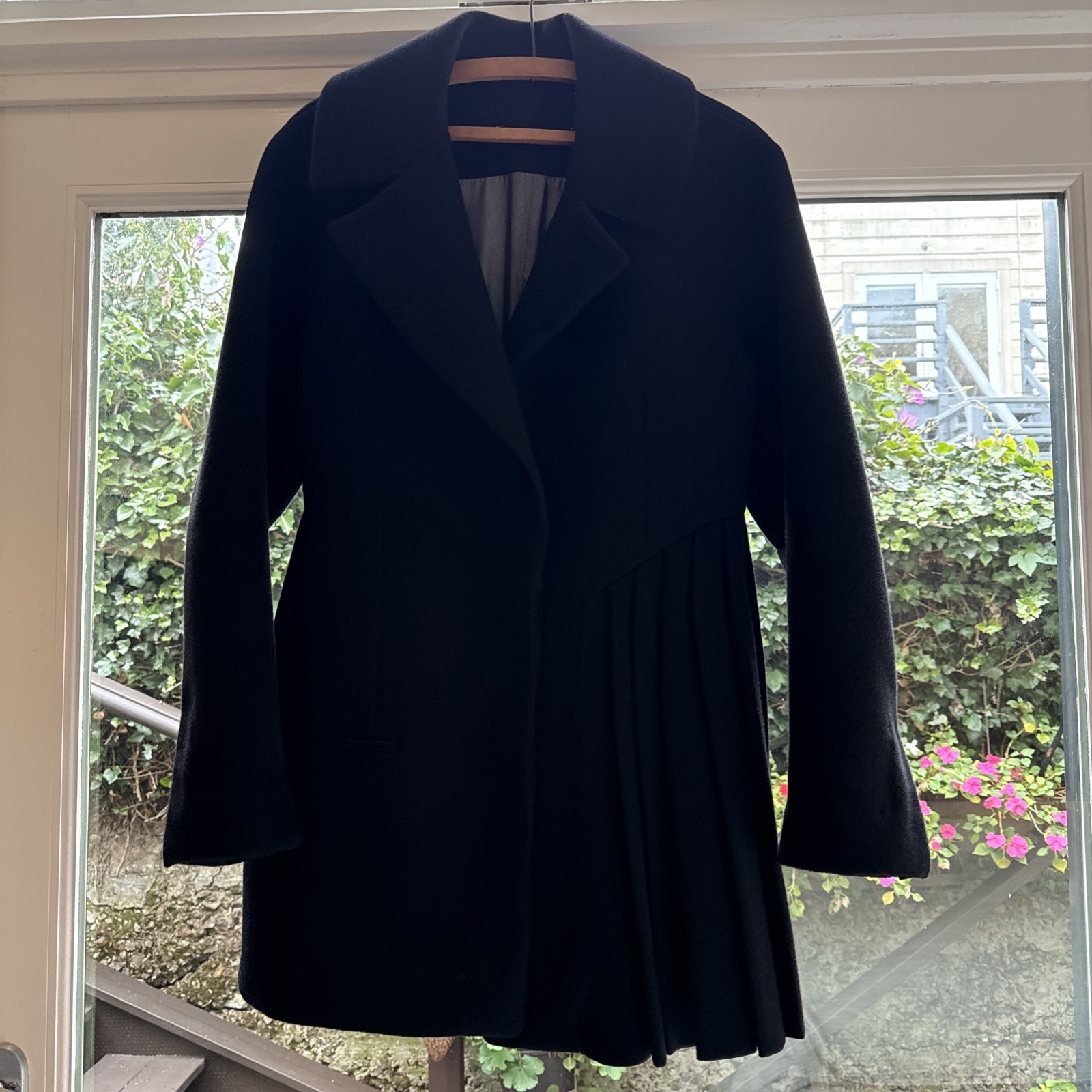 Black Coat, Sz 10, Made In England,90%virgin Wool,10shmere