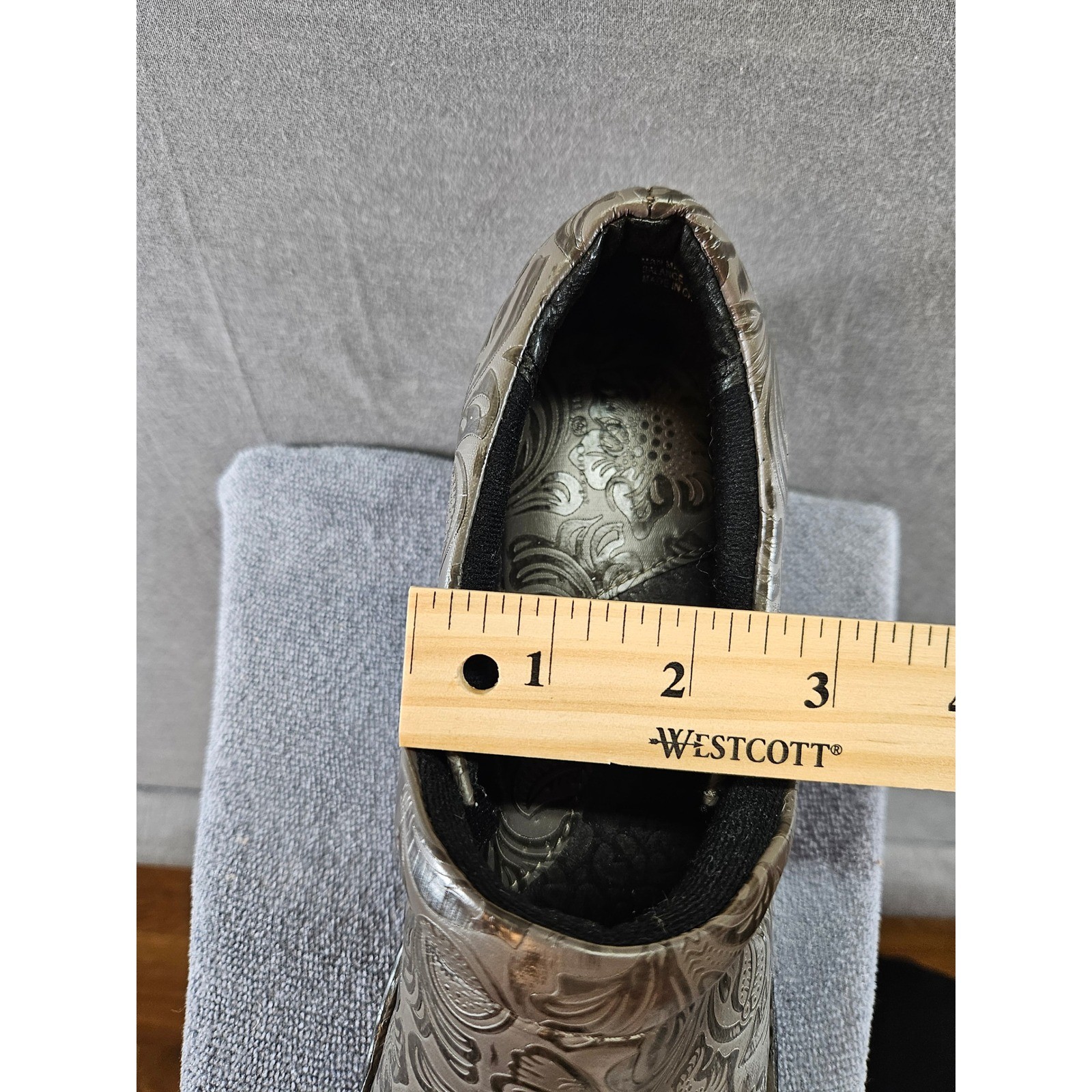 BOC Born Concept Womens Embossed Floral Clogs Metallic Pewter Slip On Shoes