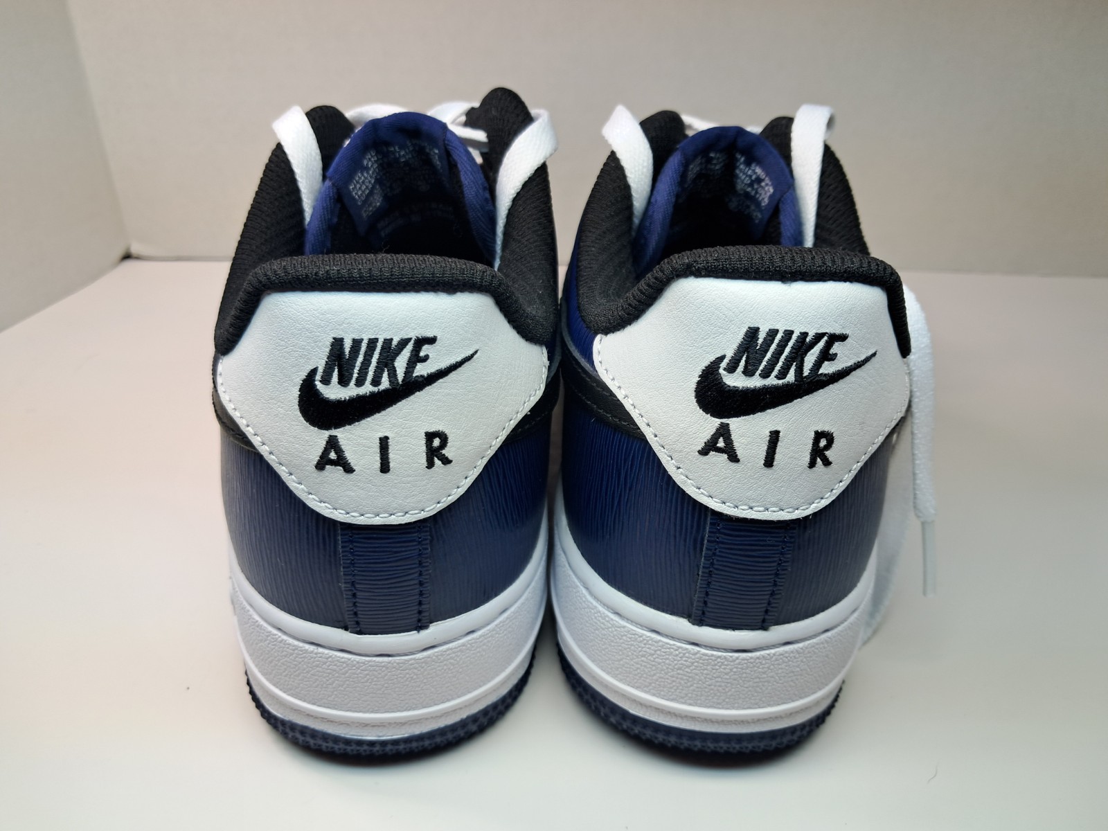 Nike Air Force 1 Men’s Size 9 Blue & White Athletic Outdoor