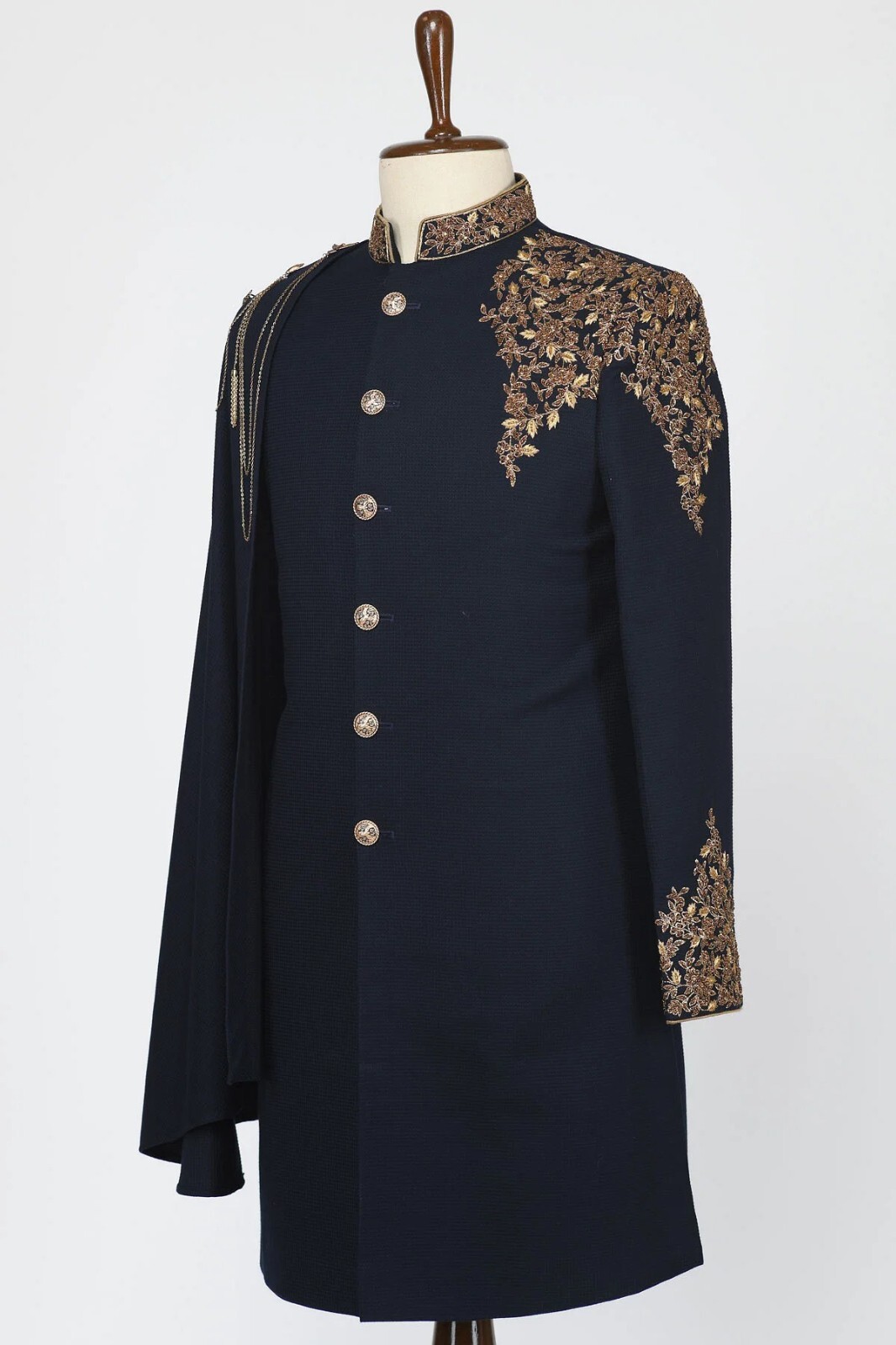 Embroidery Lace Appliques Men Suits Slim Fit with Cape Formal Tuxedos Formal