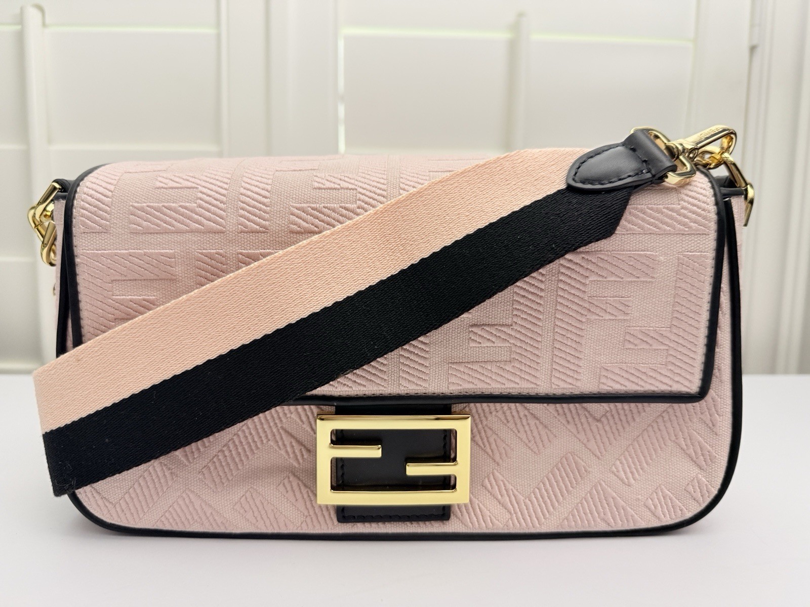⭐FENDI | Rosa Quarzo PINK | FF Logo | Shoulder/Handbag Baguette