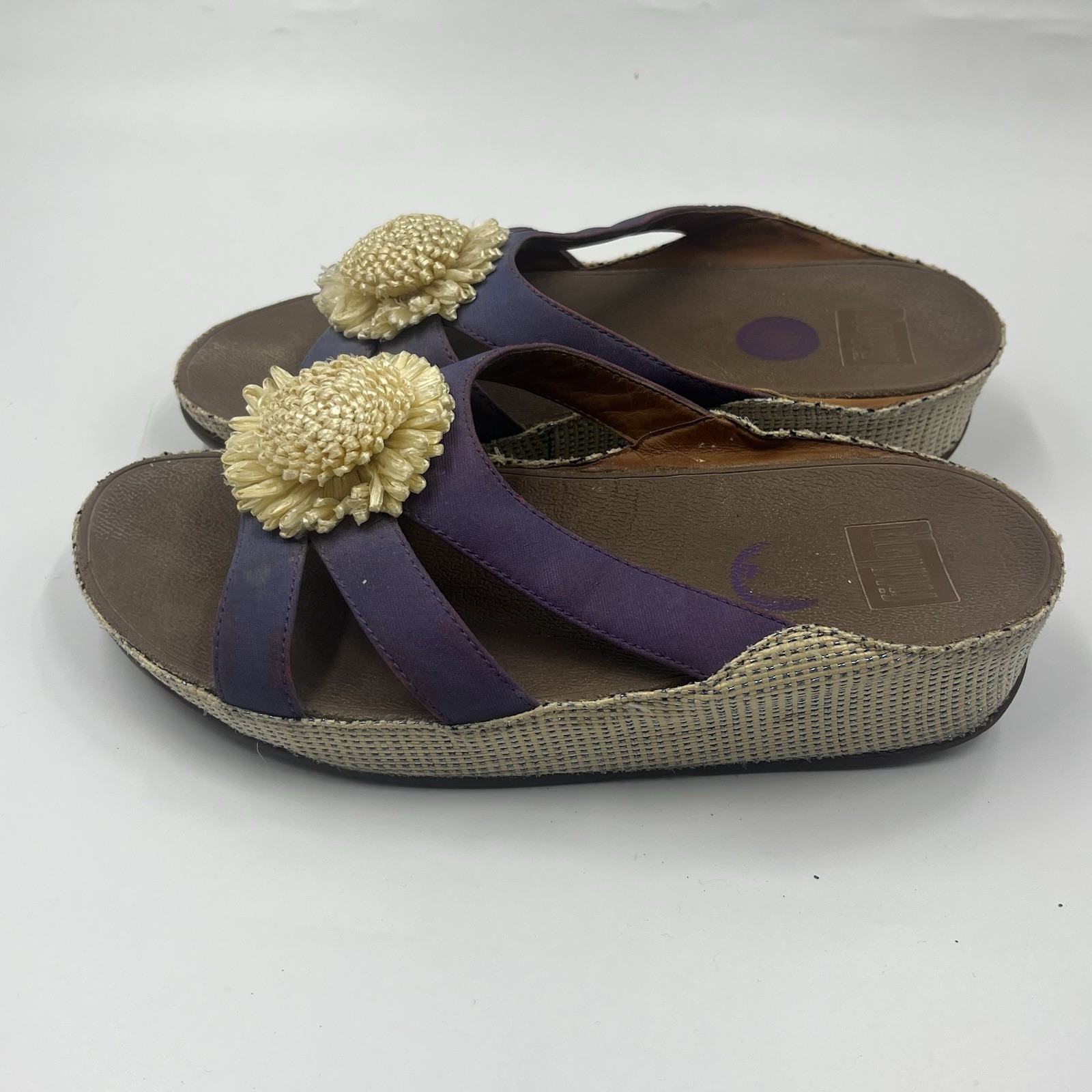 “FITFLOPS” Purple Pink Thong Sandals Slip on Floral Flower Women’s Sz 8