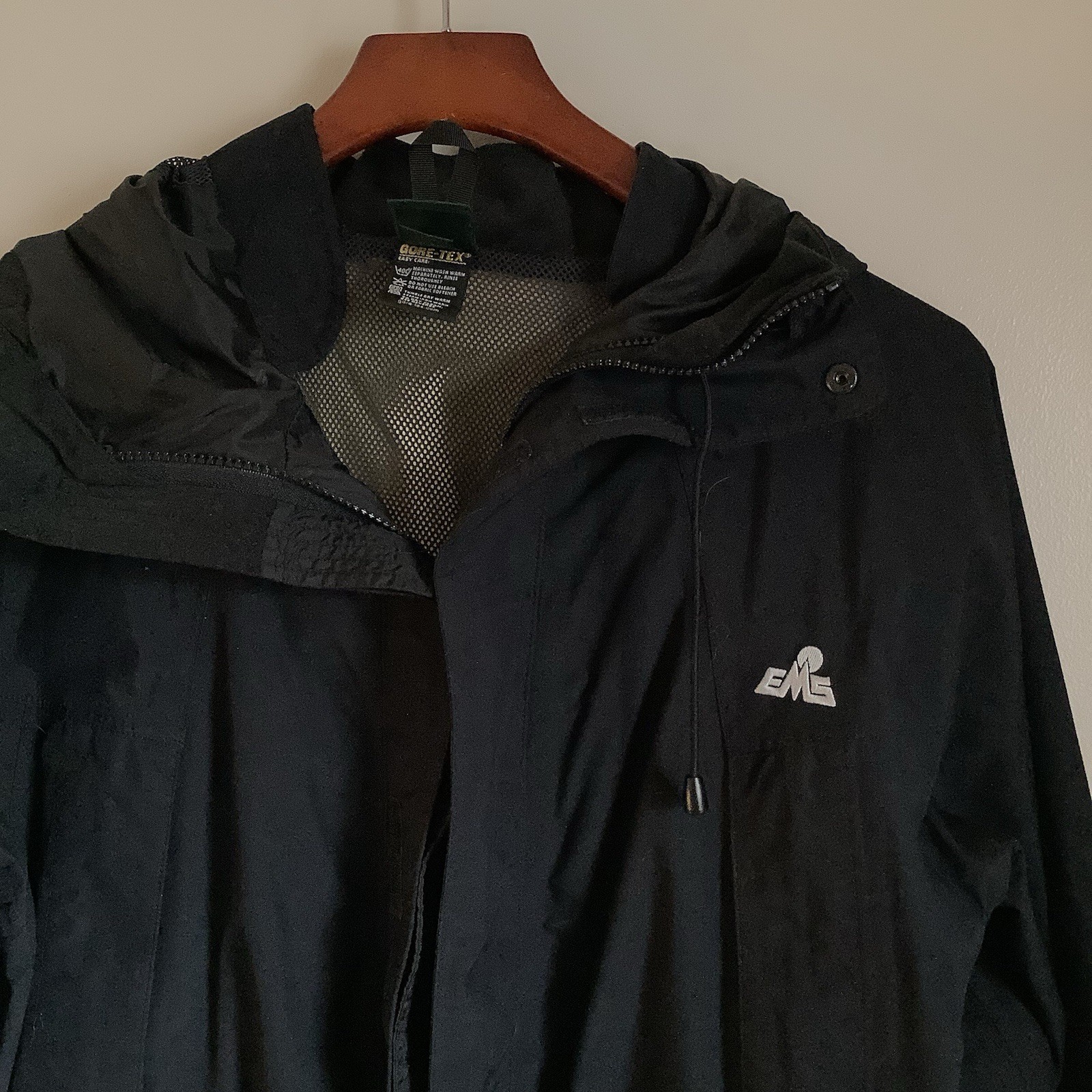 Eastern Mountain Sports Goretex Jacket Mens Small Rain Hooded EMS Full Zip