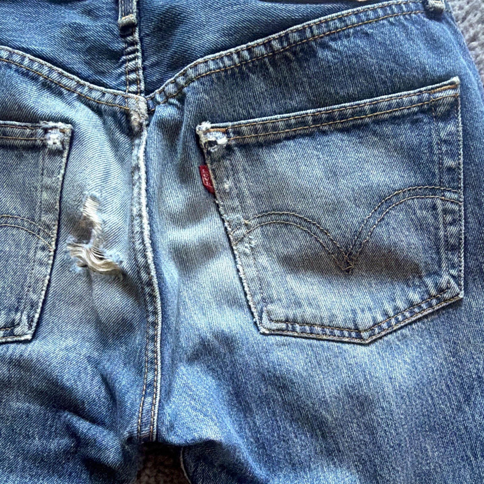 Levi’s 501 0115 Original Fit Button Fly Jeans Men’s 29×32 Distressed 100% Cotton