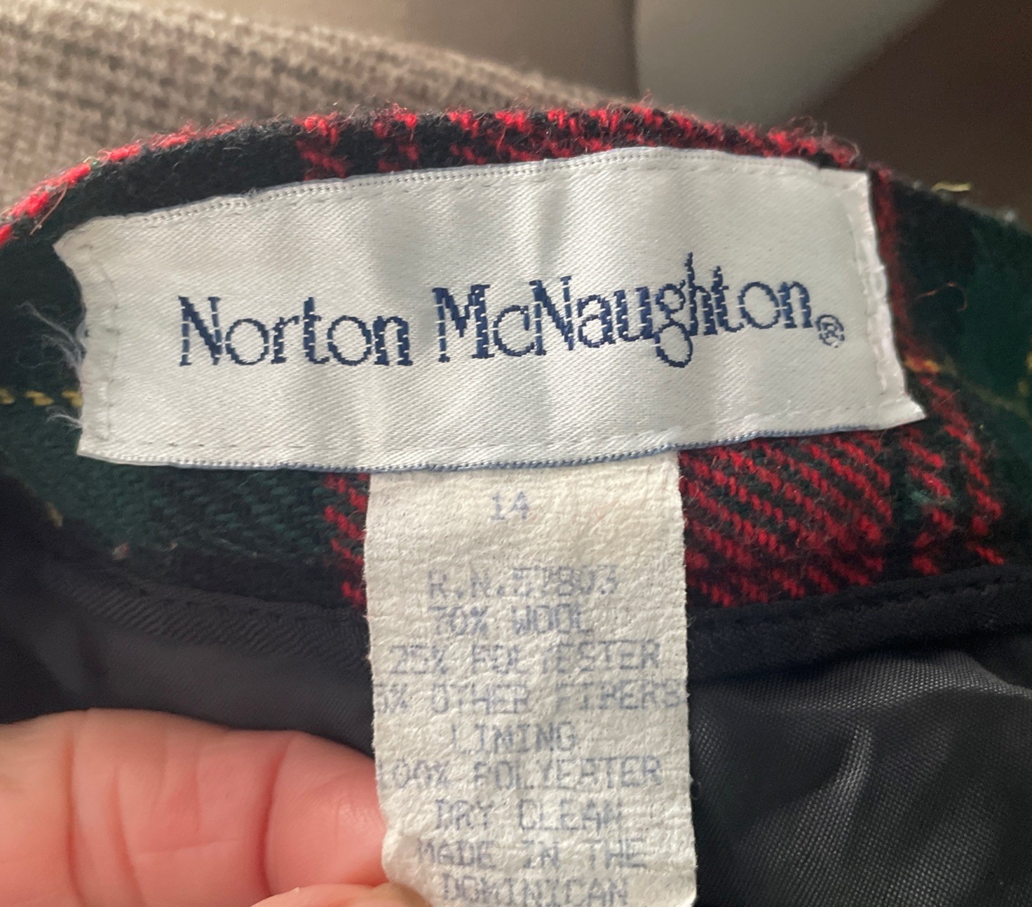 Vintage Wool Plaid Shorts Norton McNaughton Size 14 Red Green pleats Fully Lined