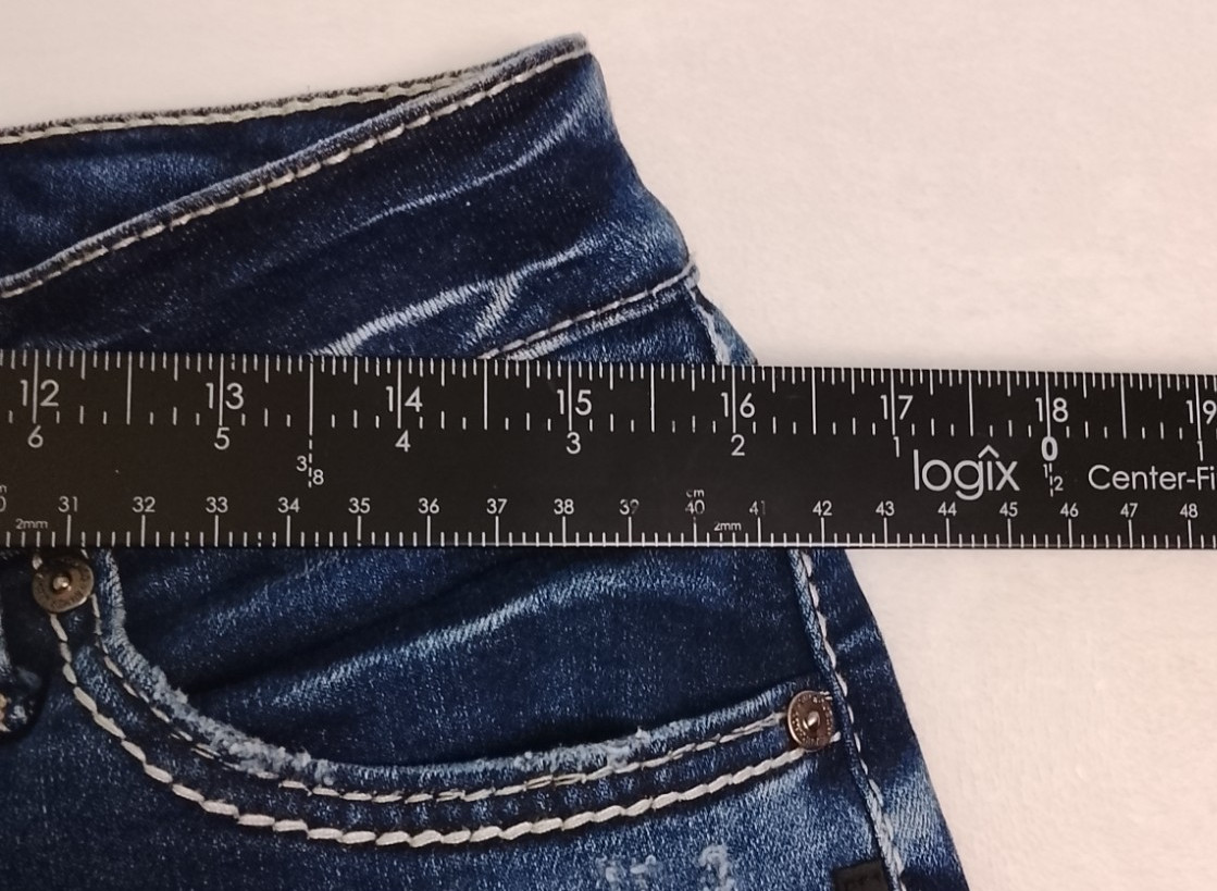 Silver Jeans Avery Bootcut Women’s Mid Rise Denim jeans Cotton Blend Size 32