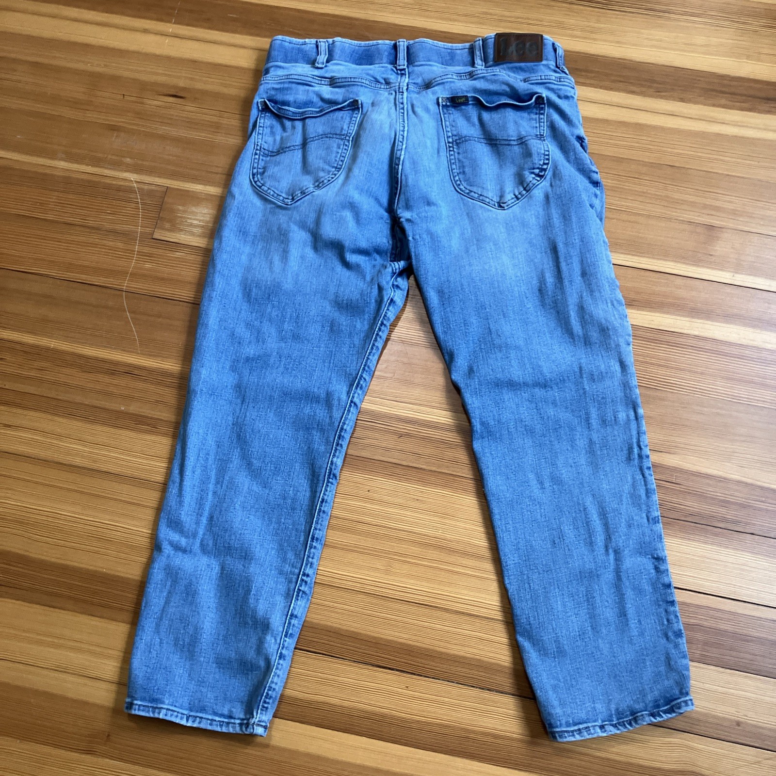 Men’s Lee Extreme Motion Straight Leg Jeans- 36 x 29 Torn and Worn