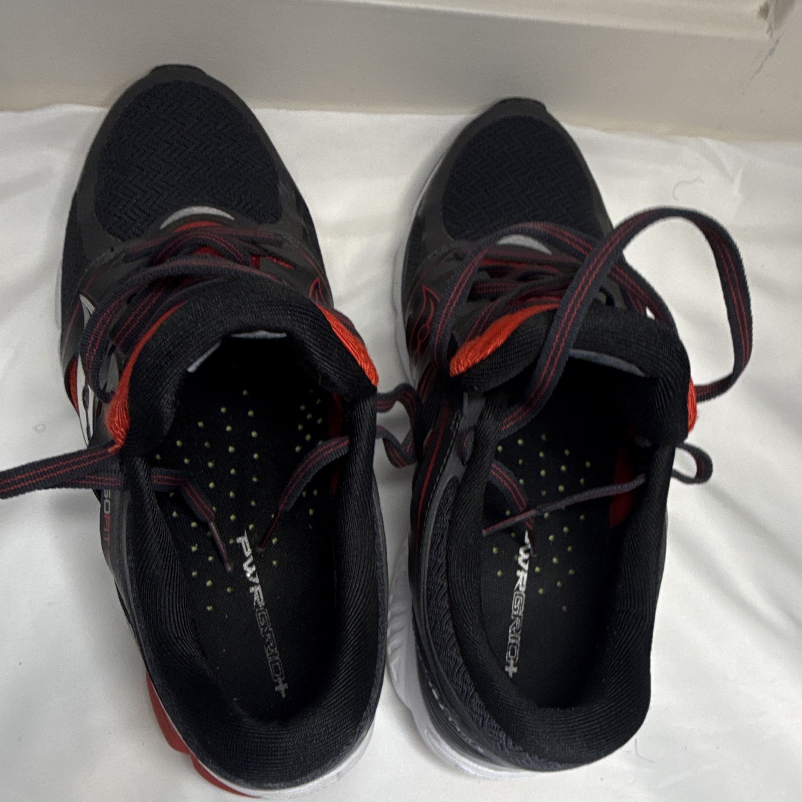 Saucony Zealot ISO Men’s Black/Red/White Low Top Running Shoes