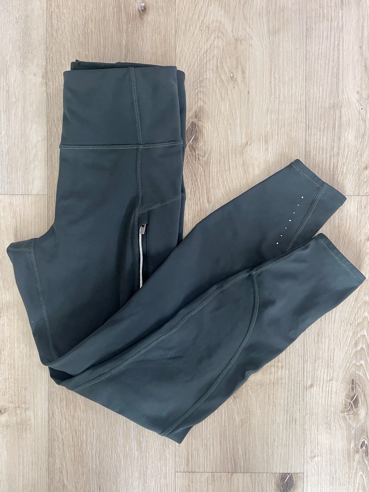 Athleta Rainier Tight Leggings Forest Green Women’s Size Small Zip Pockets