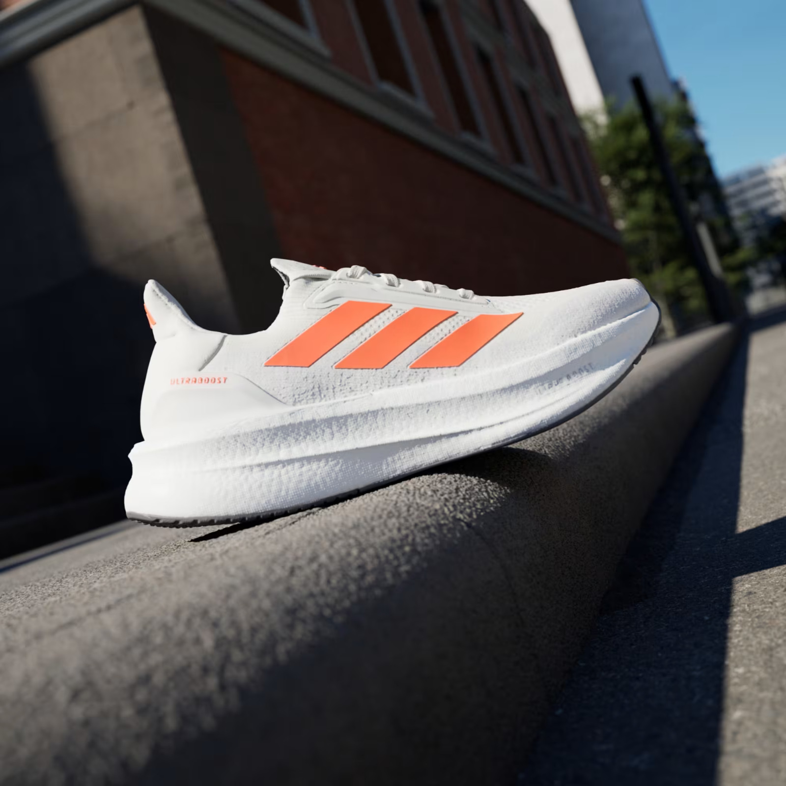 Men’s Adidas UltraBoost 5X Running Shoes White / Orange Sz 10.5 JH9038