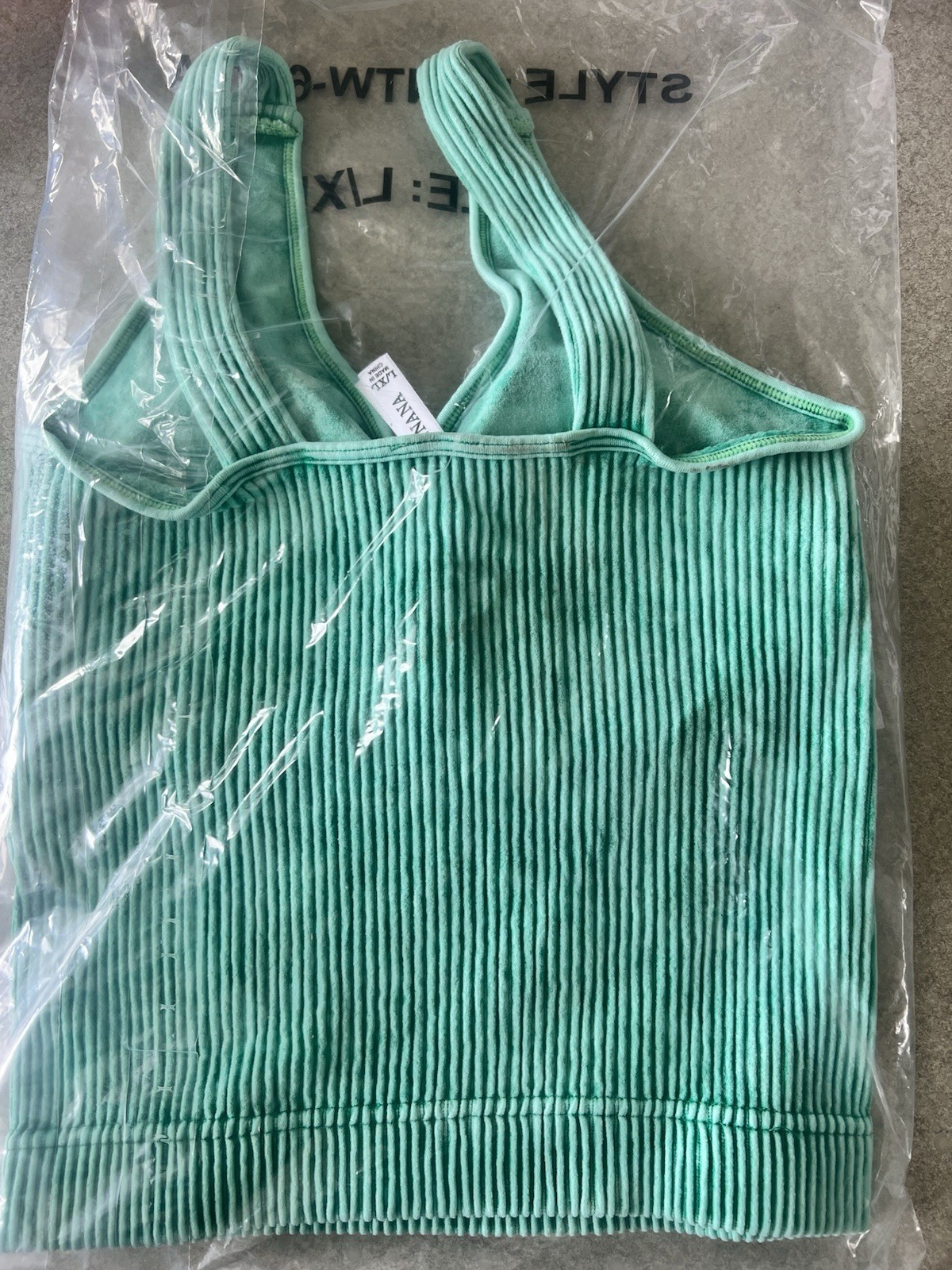 Zenana Green Ribbed Knit V-Neck Wide Strap Tank Top L/XL w/Built in Bra