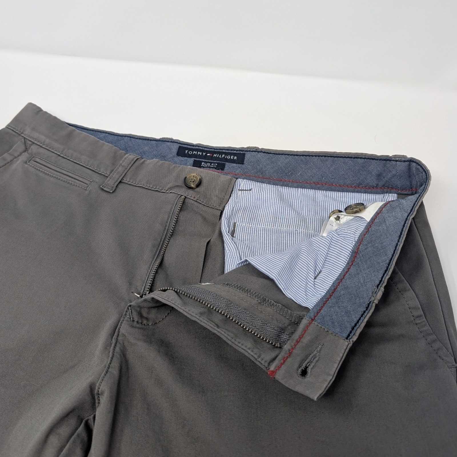 Tommy Hilfiger Men’s 33×32 Slim Fit THFlex Stretch Gray Chino Pants