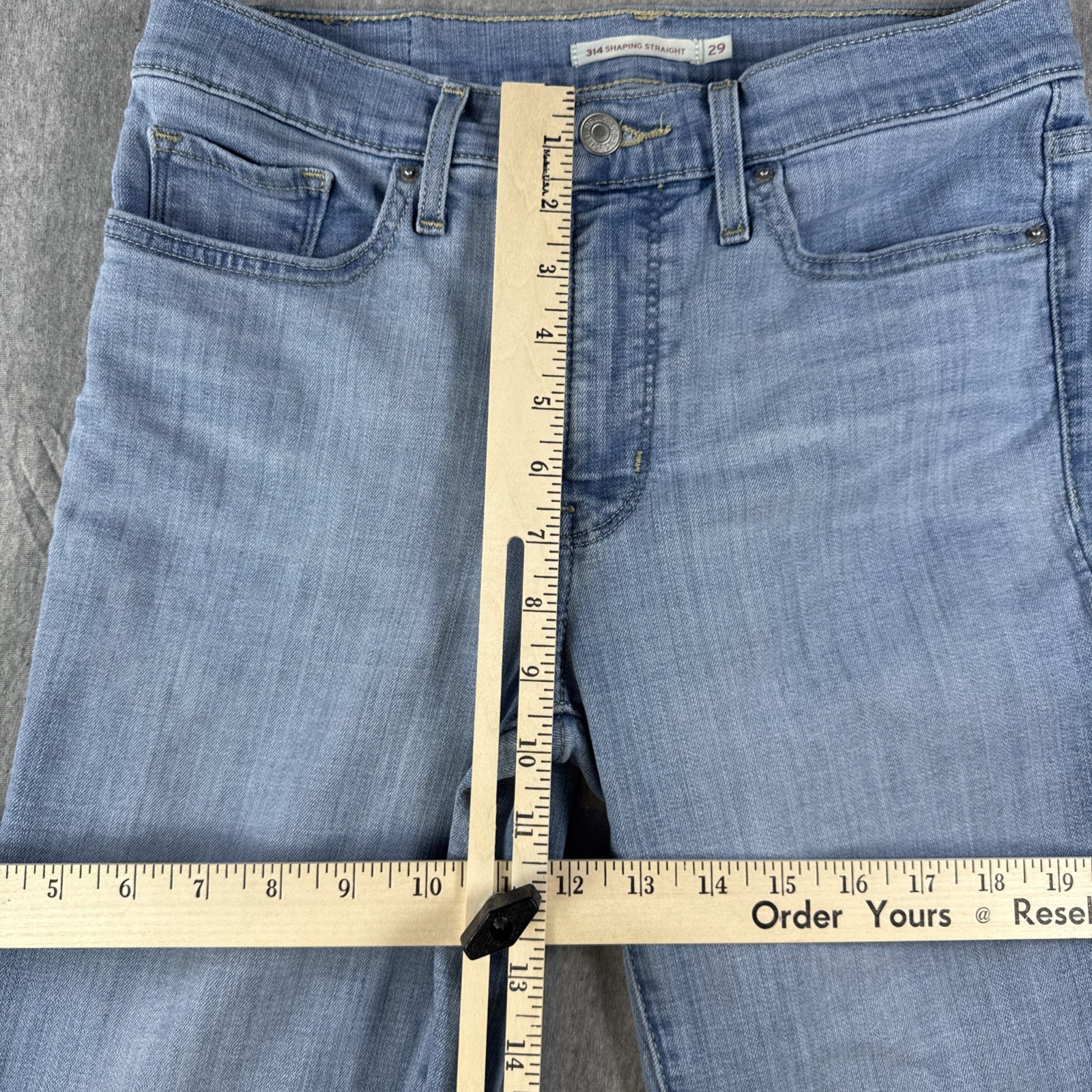 Levi’s jeans 314 Shaping Straight Leg Size 29×32 Light Wash Stretch Blue Denim