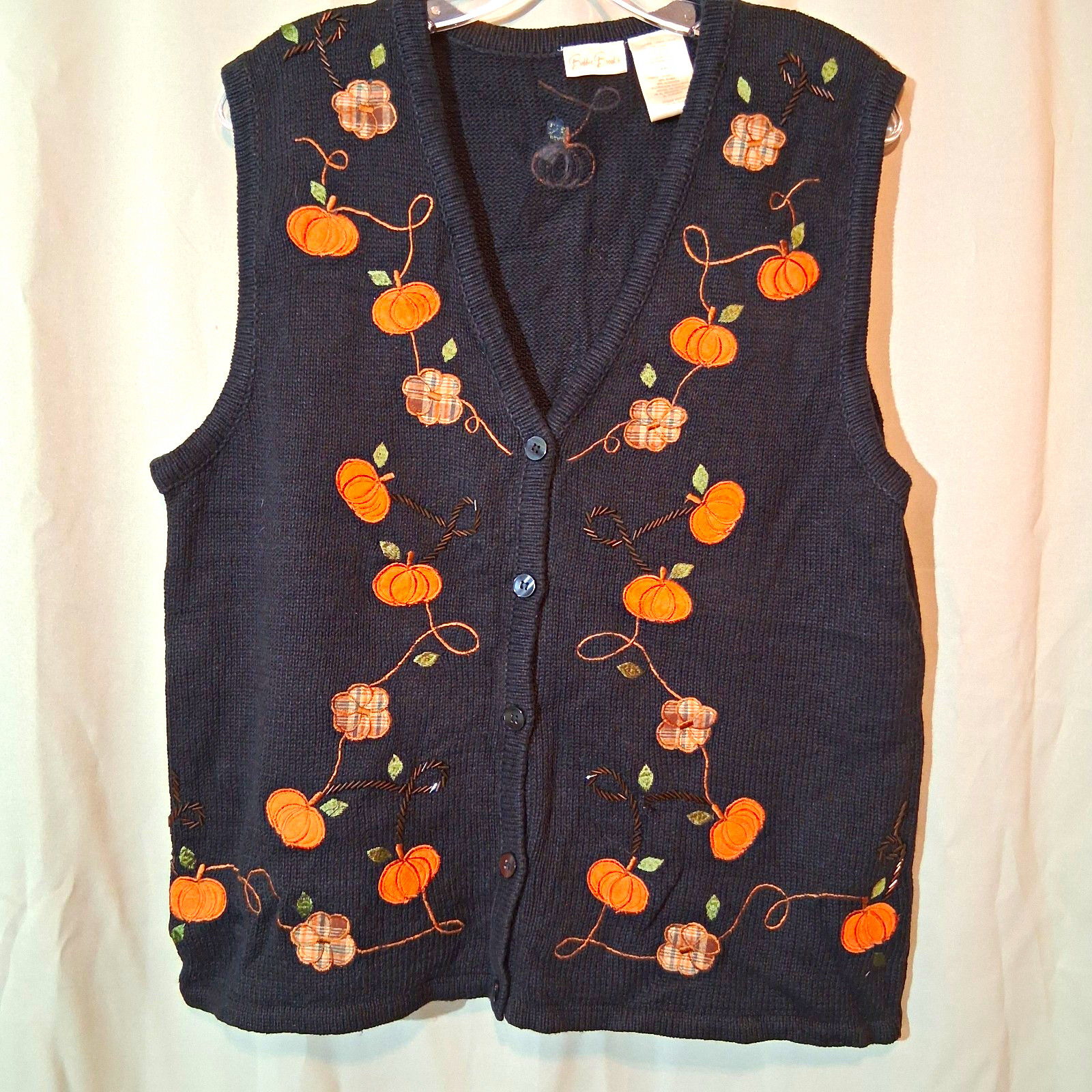 Bobbie Brooks Women’s L Black Knit Pumpkin Embroidered Button V-Neck Vest