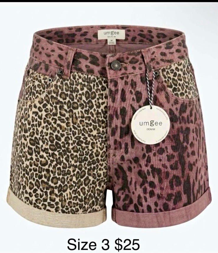 Umgee Women’s Denim Leopard Print Cuffed Shorts Size 3 Purple Beige