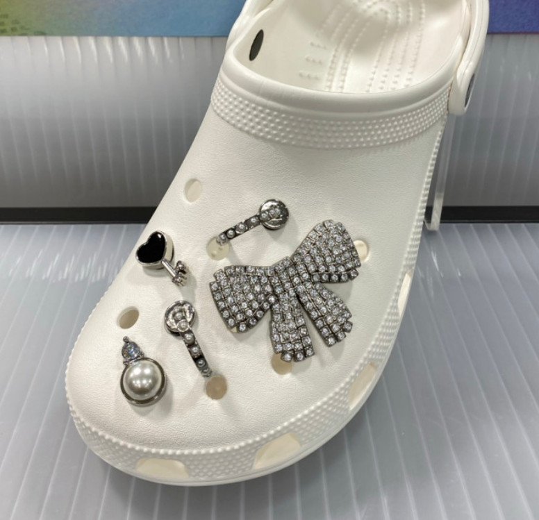 Crocs Jibbitz Pearl RIBBON, Cubic RIBBON Shoe Charm Genuine Crocs + Tracking