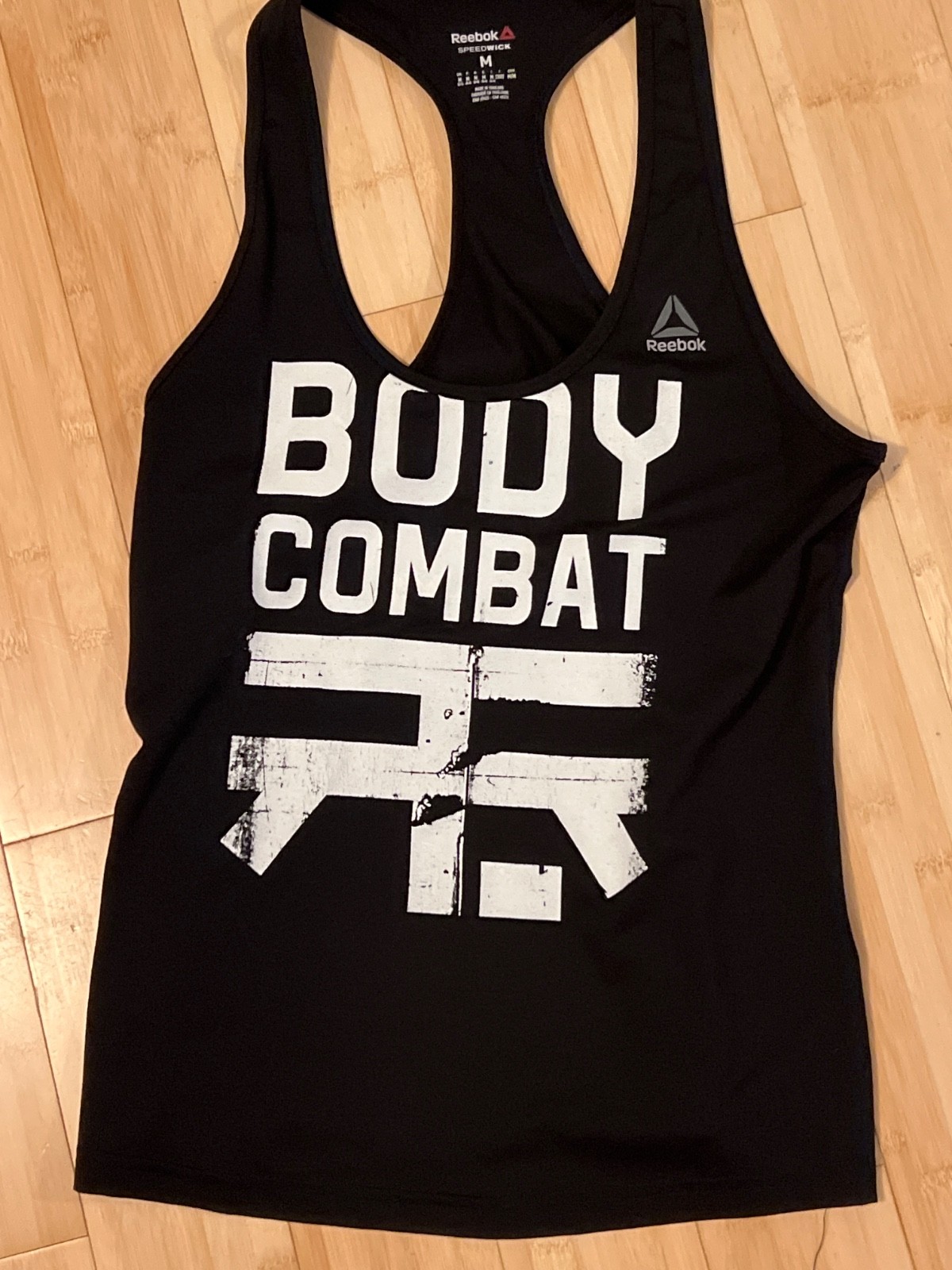 Reebok les mills body combat size M shirt