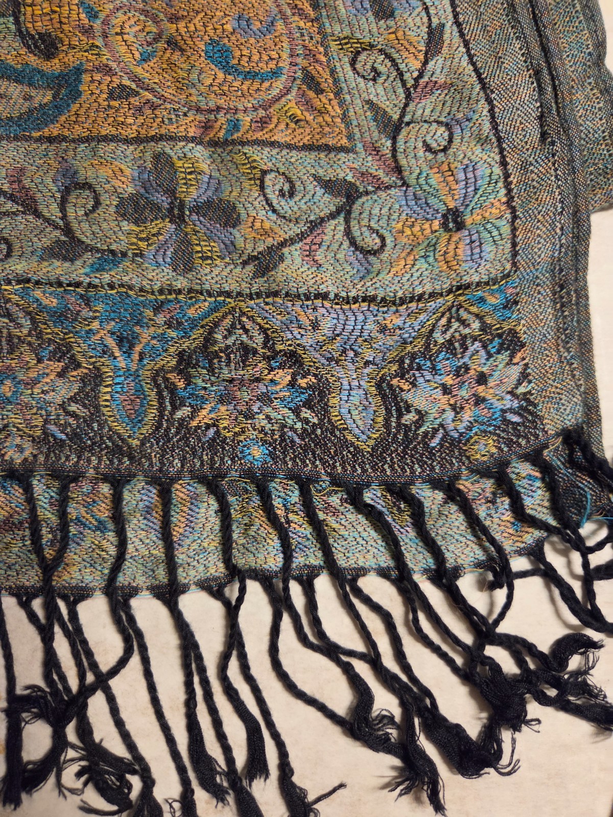 100% Pashmina ladies oversized scarf/shawl (apx 40×60 ultra soft)