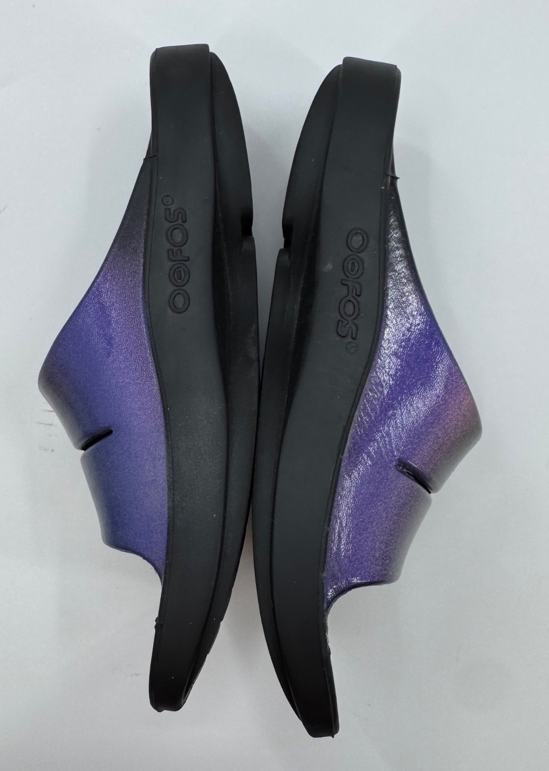 Oofos OOahh Luxe Iridescent Midnight Spectre Recovery Slides Size 9 EU 40