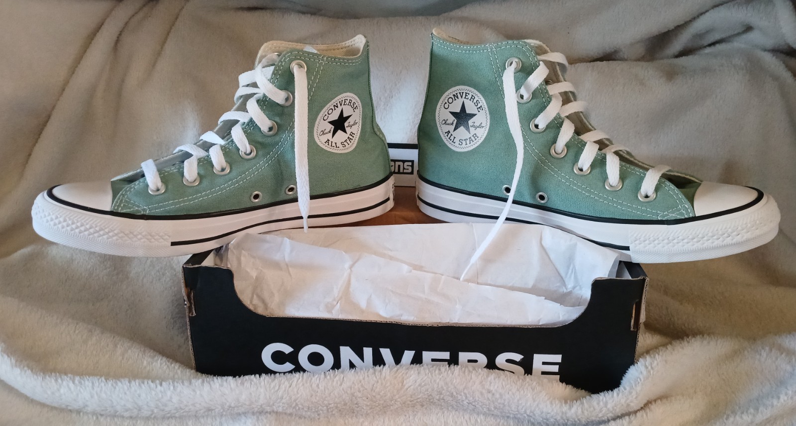 Converse Men’s Green/White Canvas High Top Lace-Up Sneakers Rubber Sole