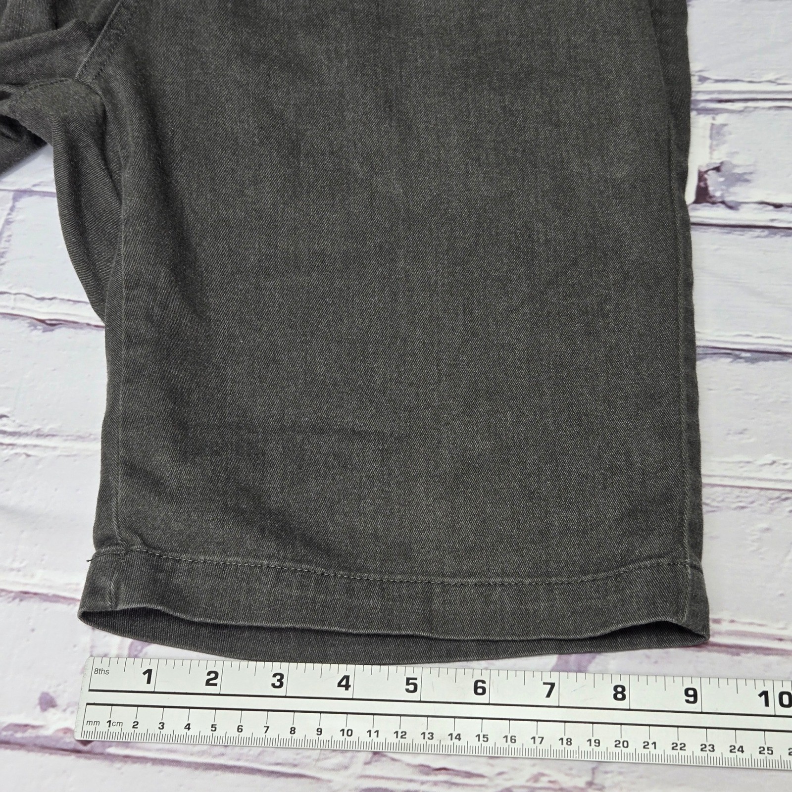 Volcom Mens Corpo Class Chino Shorts Charcoal Gray Size 32 Stretch Skateboard