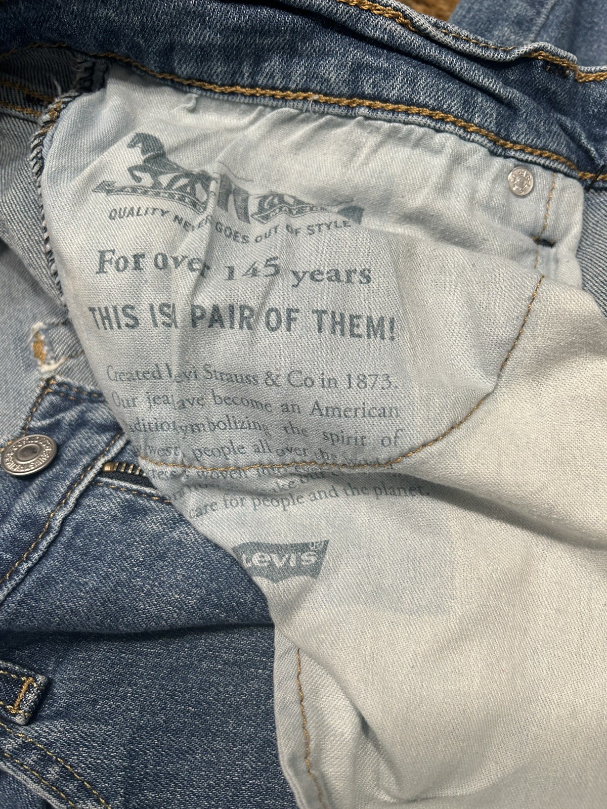 Levi’s 505 Jeans Men’s Regular Fit Size 36×30 Red Tab Denim Medium Wash