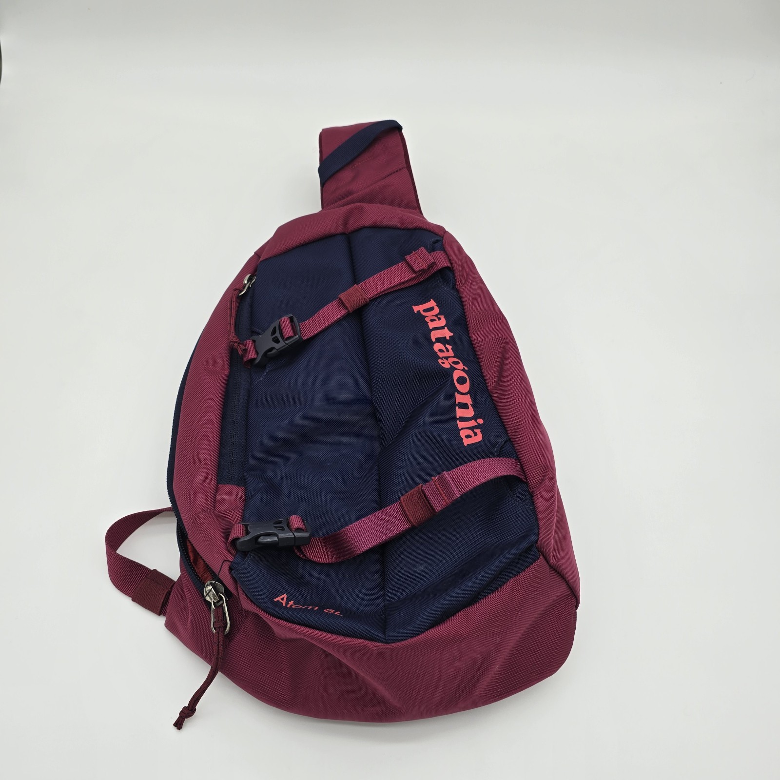 Patagonia Atom 8L Classic Burgandy/Navy Crossbody Sling Bag Backpack – Read