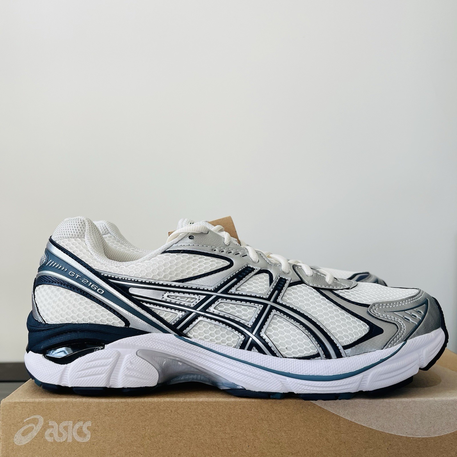 Men’s 7.5 Asics GT-2160 Women’s 9 Cream/Raw Indigo Running Shoes 1203A275-117