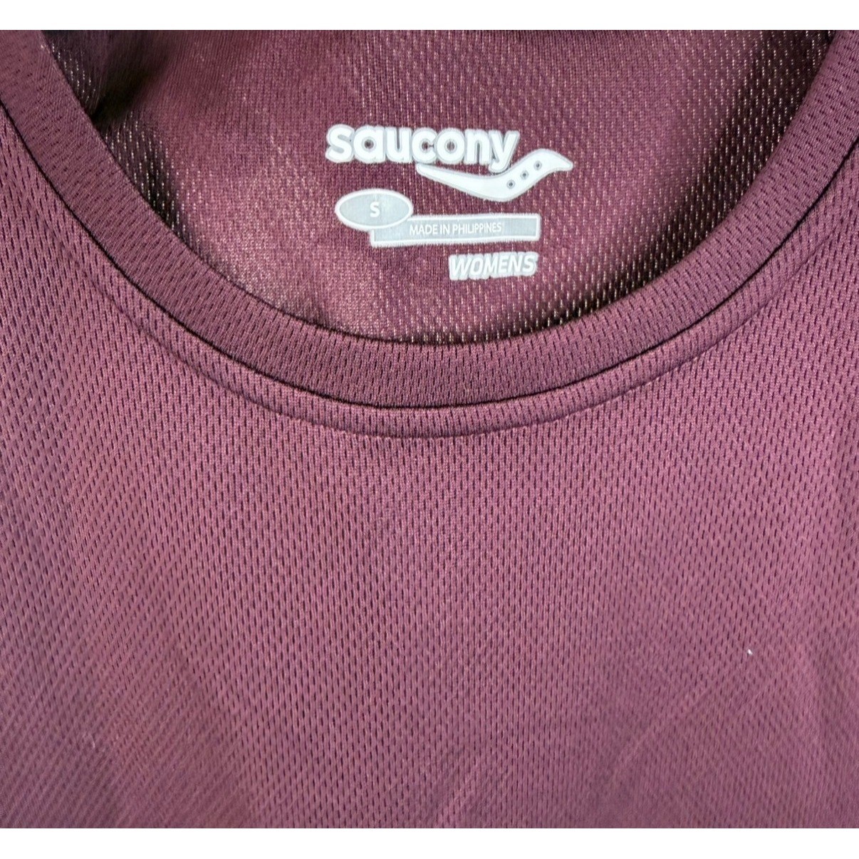 Saucony Shirt Womens Small Burgundy Pink Running Performance Short Sleeve Tee