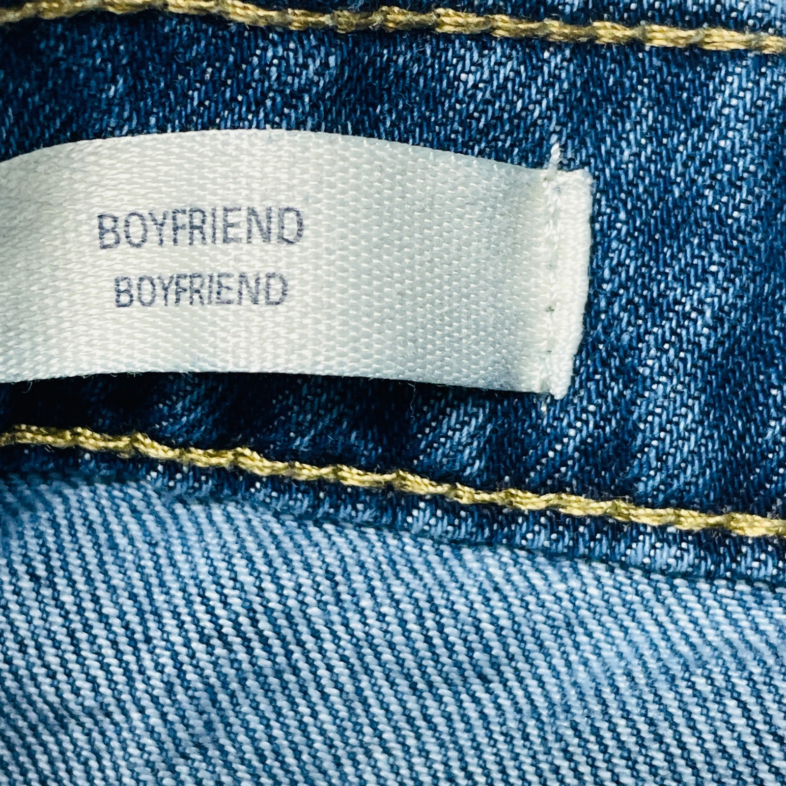 Universal Thread Women’s 12/31 R Boyfriend Patch Detail Raw Hem Jeans 31×29