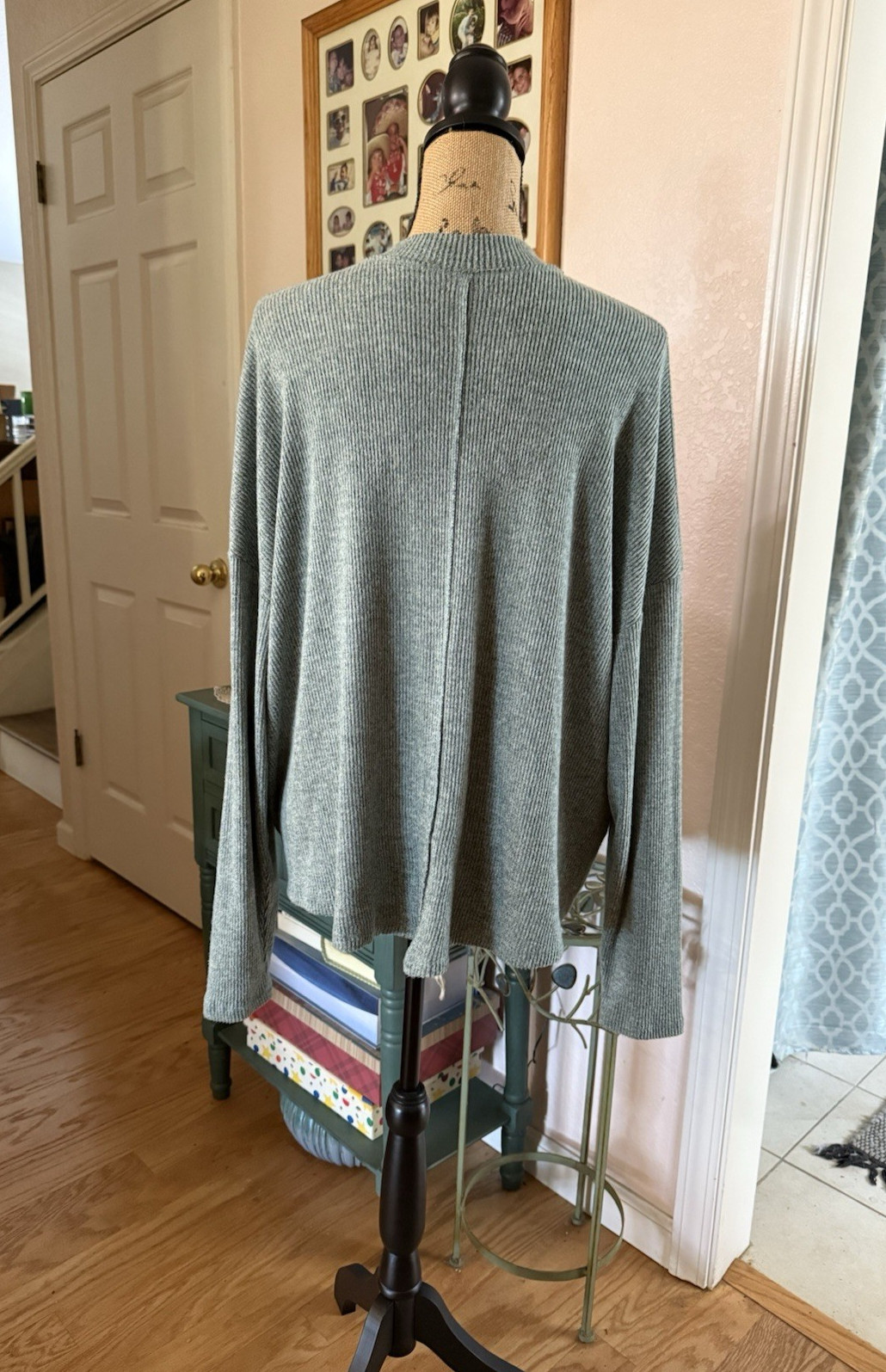 SO “SUPER COZY TOP” Sweater Sage Green, Mock Neck, Long Sleeve Size L