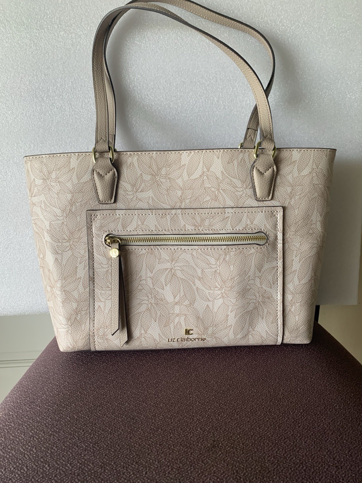 Liz Claiborne Women’s Beige Floral Tote Zip Lined Inner Pockets Gold Hardware