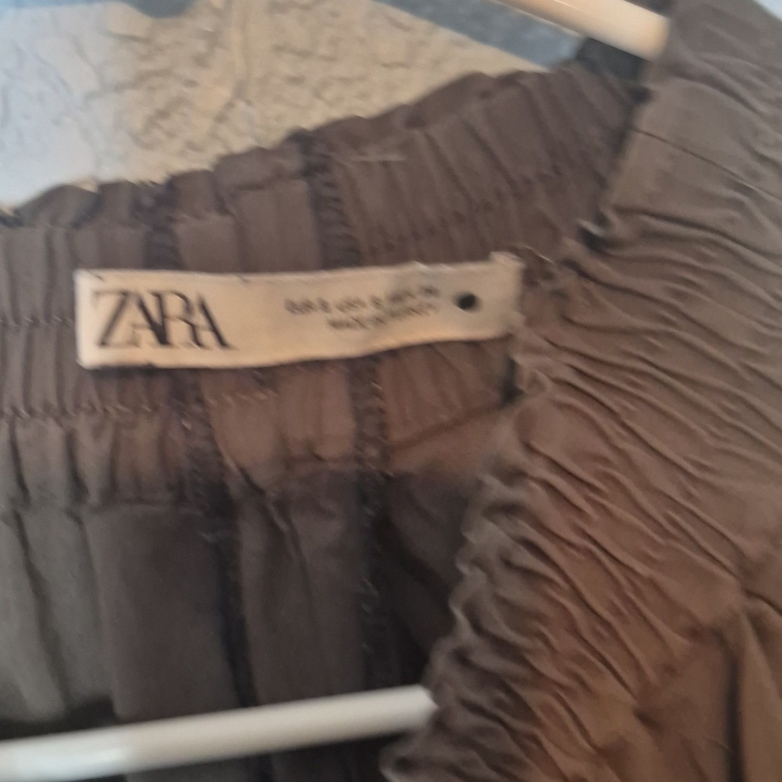ZARA Women’s S Gray Solid Woven Off Shoulder Smocked Long Sleeve Blouse