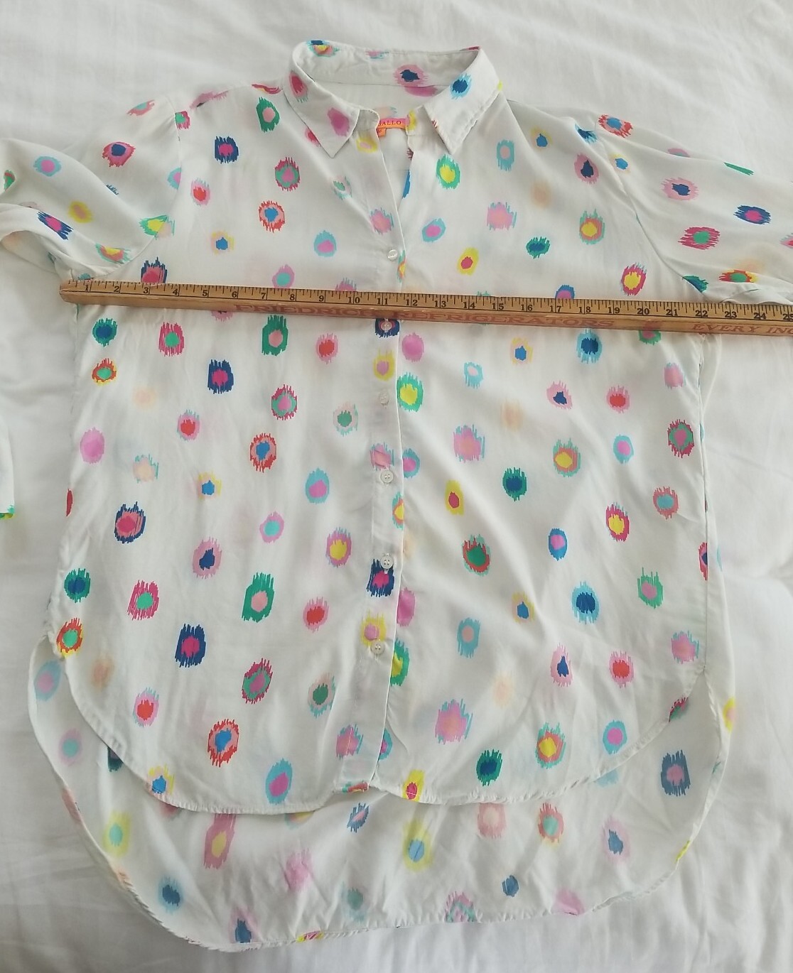 Vilagallo Button Up Top Geometric White With Colorful Paint Splat Size 46 Large