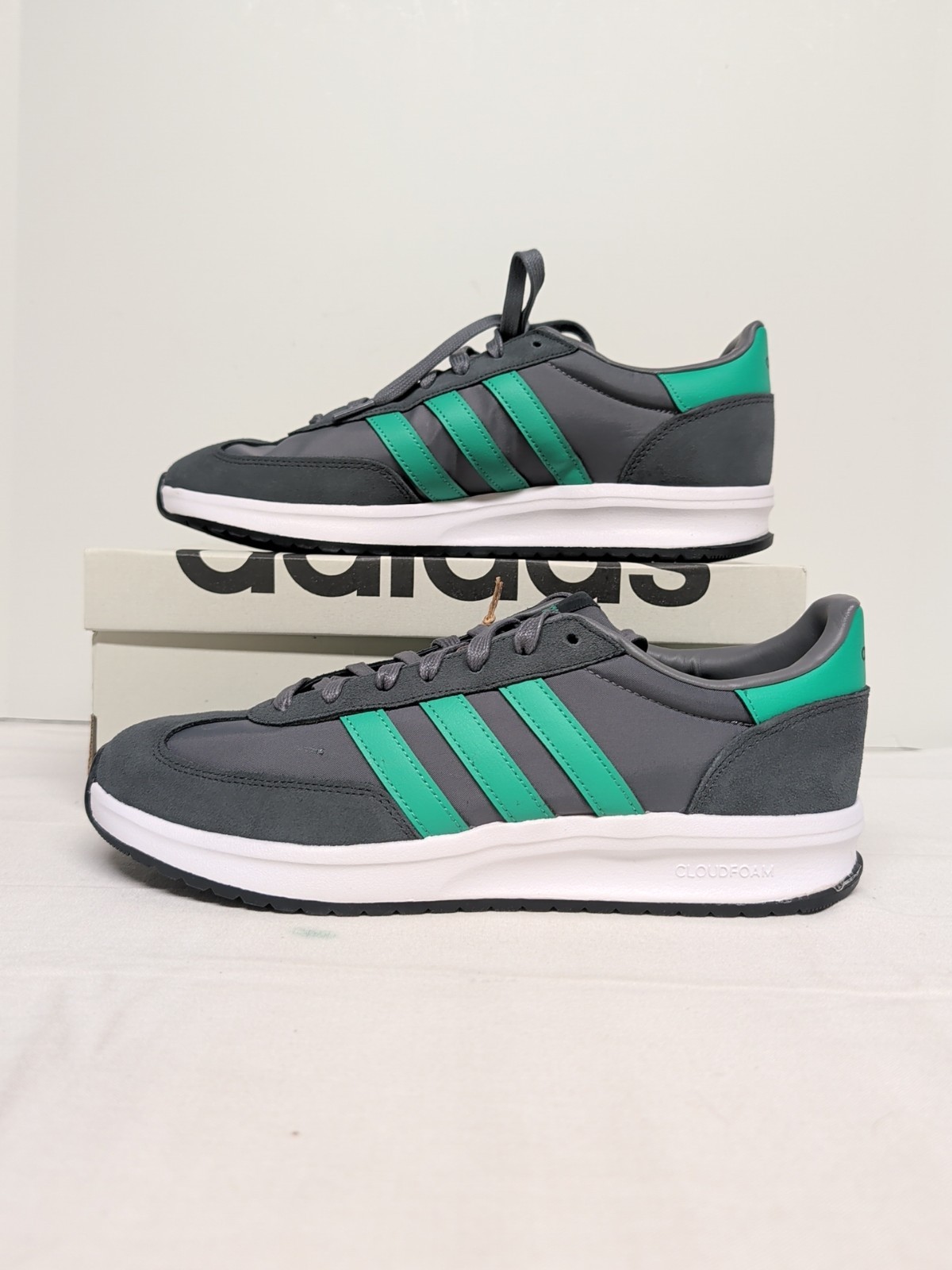 adidas Run 70s 2.0 JI4921 Gray Green White Lace Up Athletic Sneaker Men 11.5 New