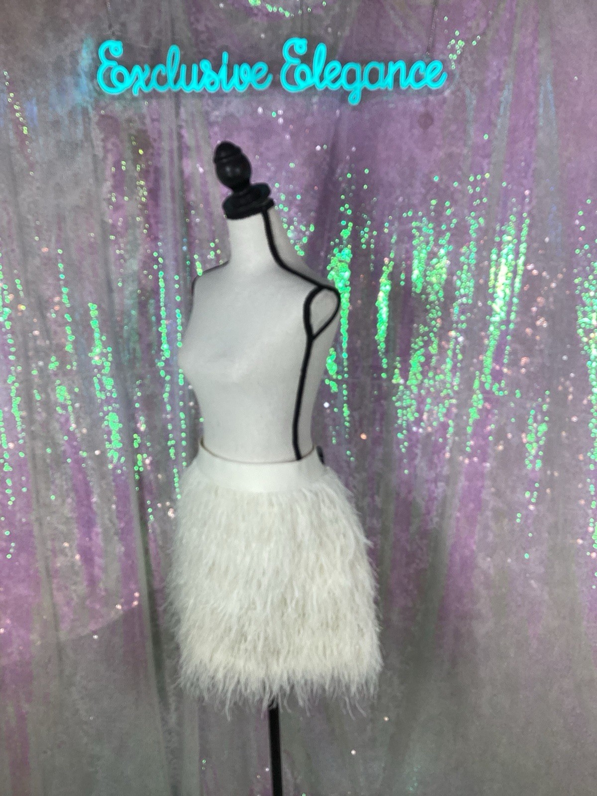 Alice + Olivia Ivory Cina Ostrich Feathered Mini Skirt Sz 12 AUTHENTIC NWT