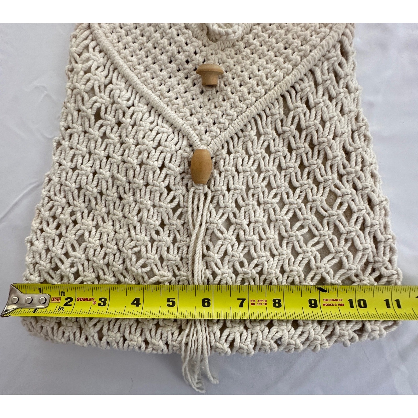 Vintage Boho Cream Macrame Shoulder Bag Wood Toggle Button Tassel Festival Ivory
