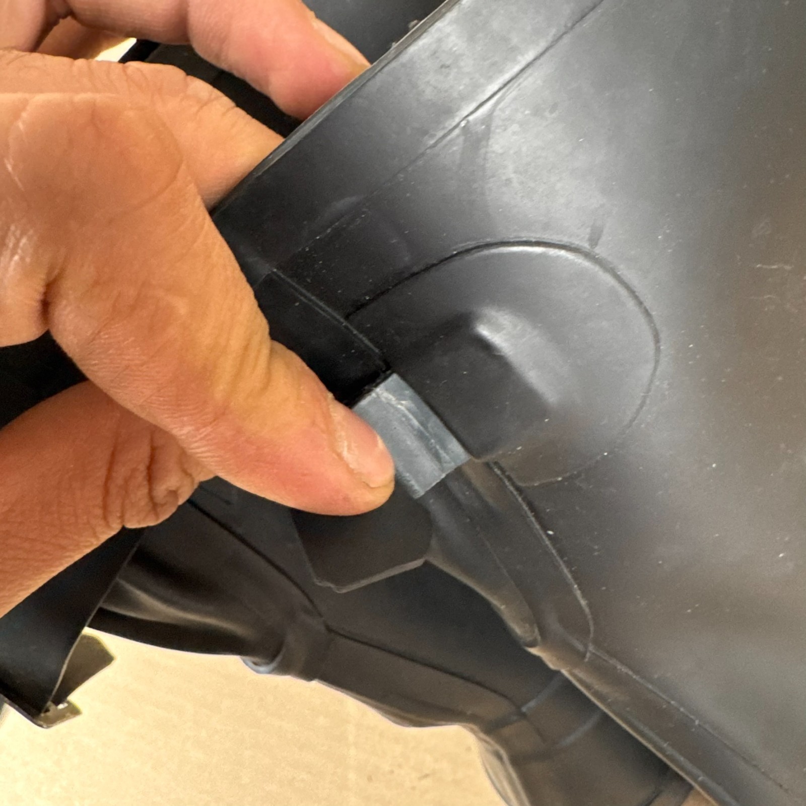 Target Matte Black Rubber Rain Boots Women’s Size 9 Mid Calf Buckle – Damage