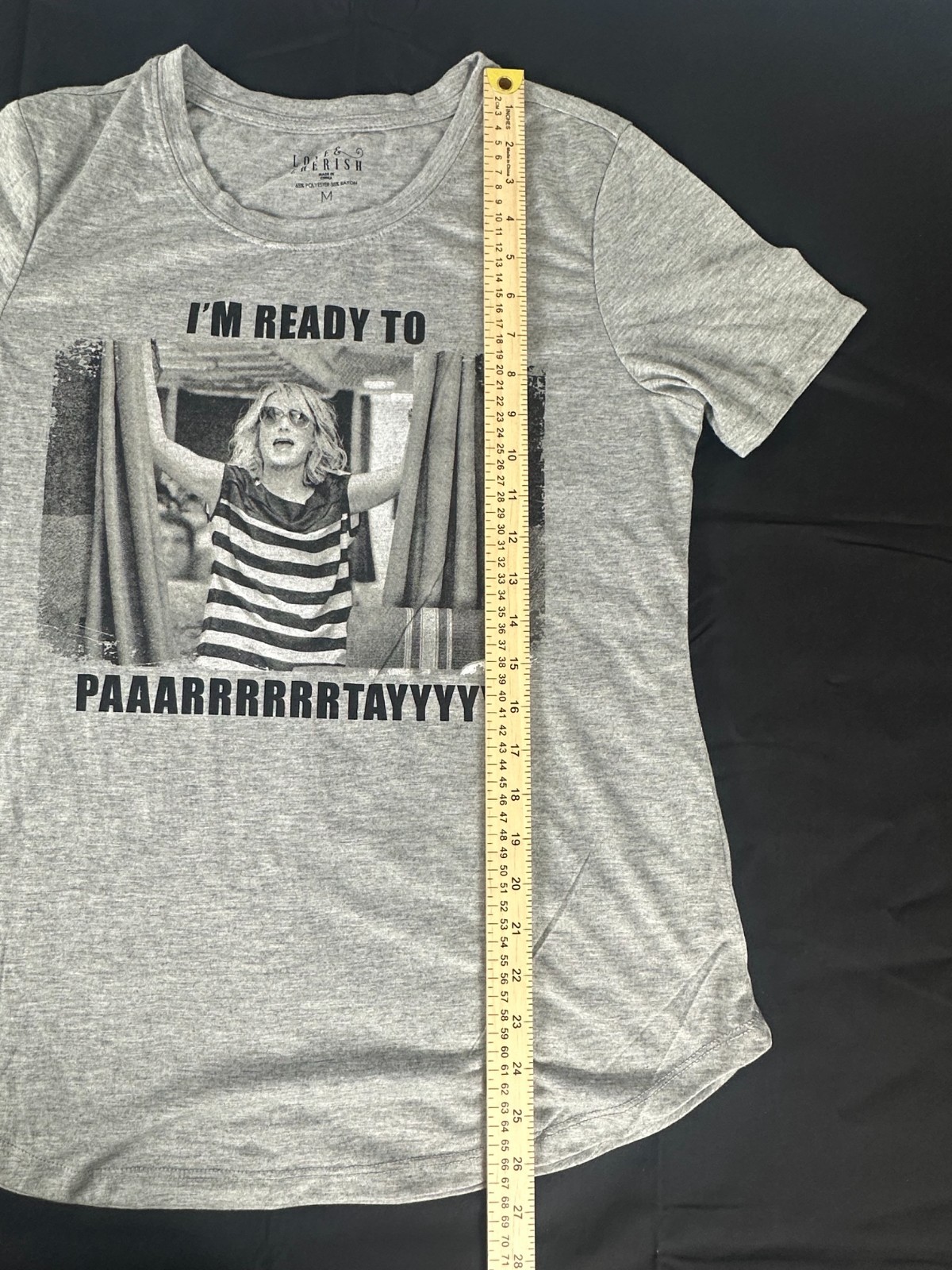 Love & Cherish “I’m Ready to PAAARRRRRTAYYYY” Graphic Tee – Size M