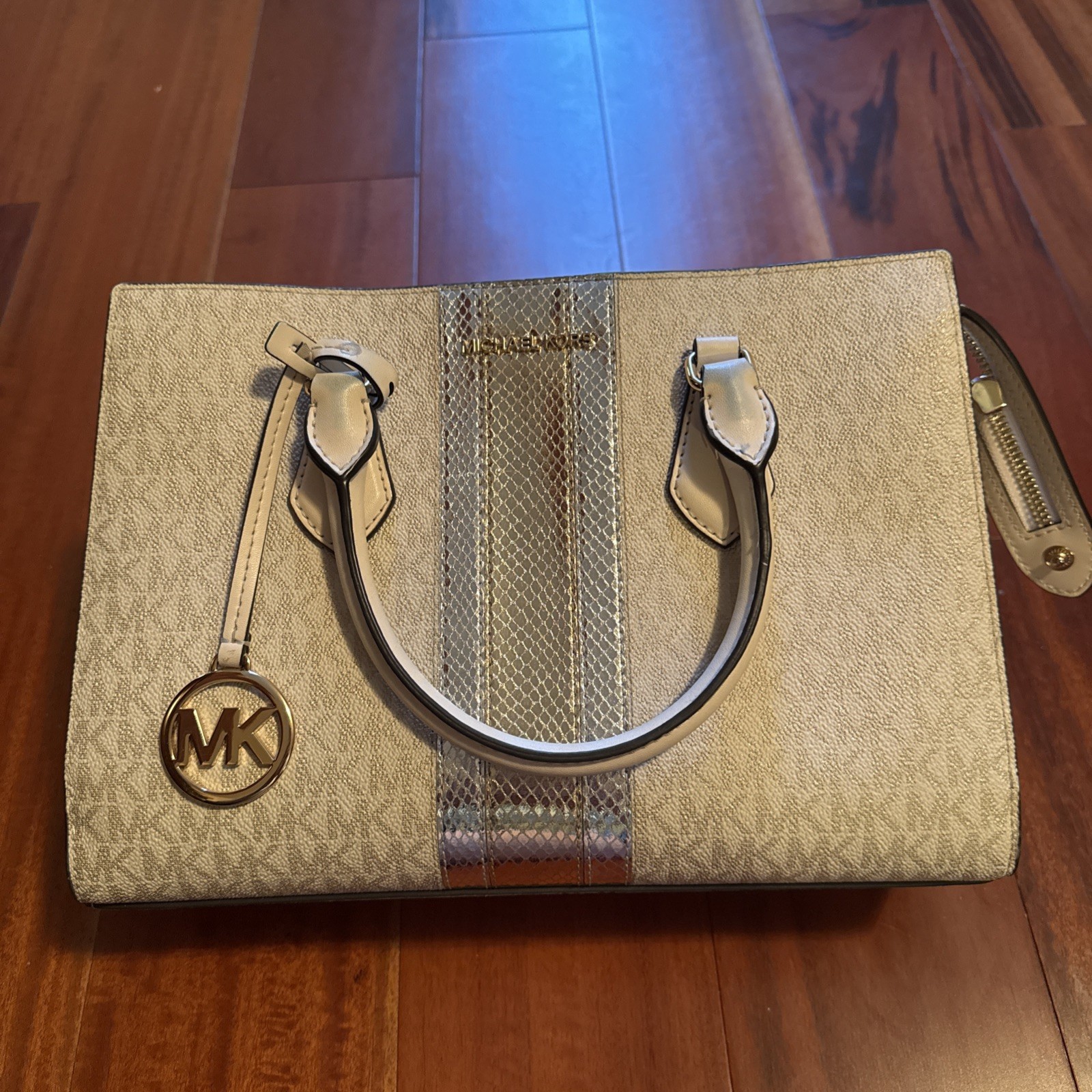 Michael Kors Mercer Women’s Crossbody Bag – Satchel Powder (35S1GM9M2B)