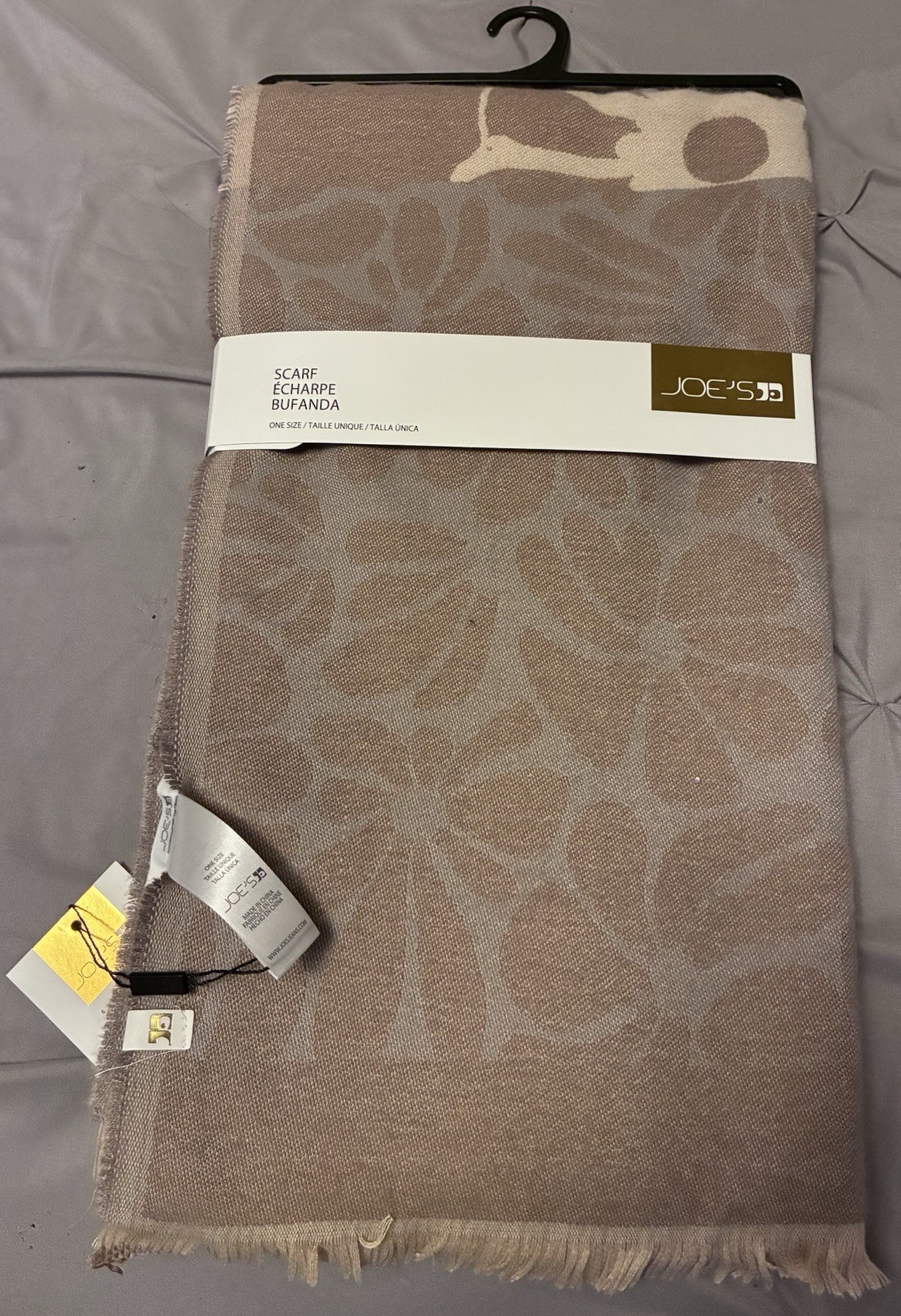 JOE’S Designer Scarf Never Been Used Perfect Beautiful For Any Occasion