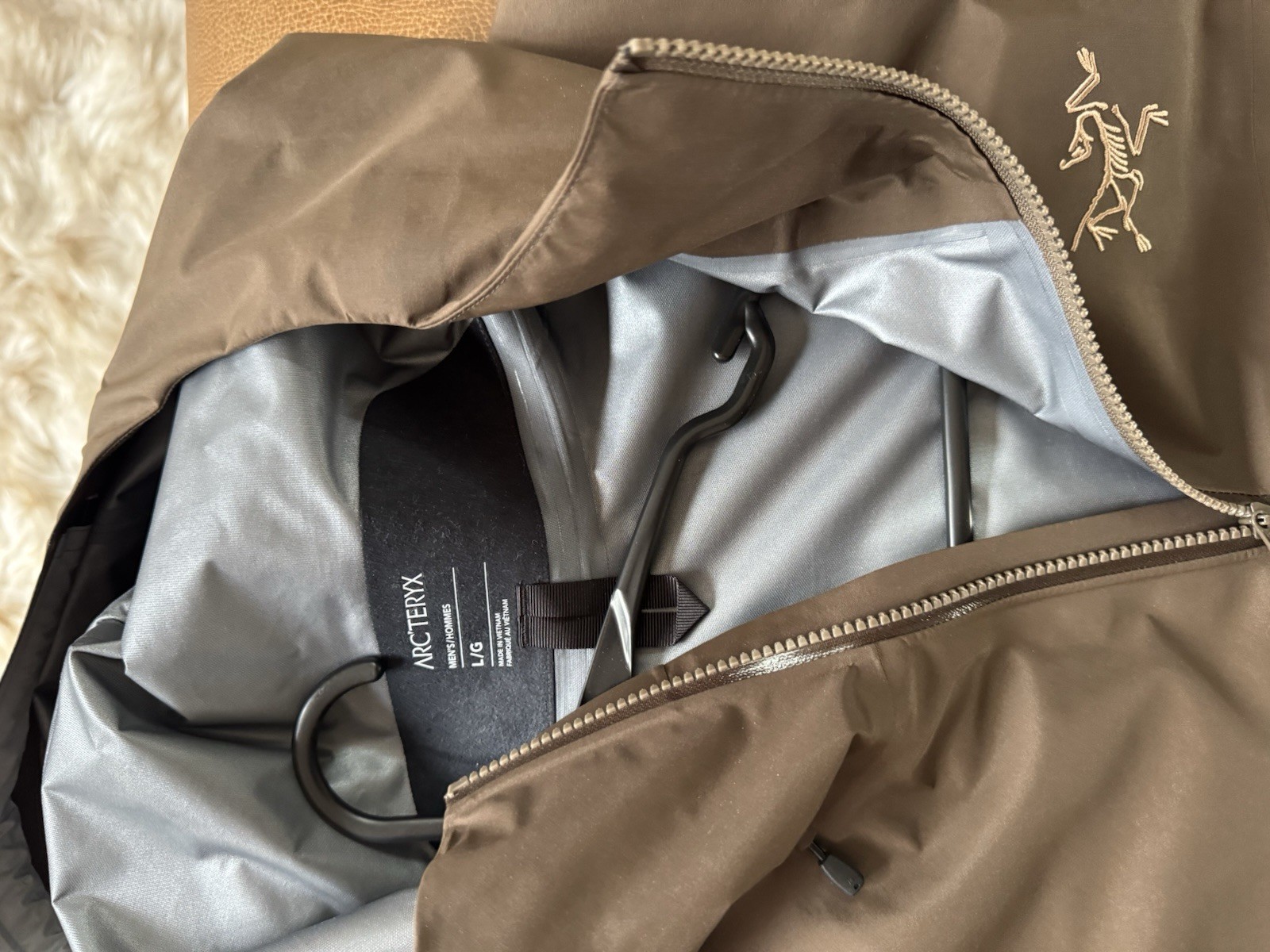 Arc’teryx Men’s Brown Hooded Full Zip Jacket Logo Regular Fit Size L